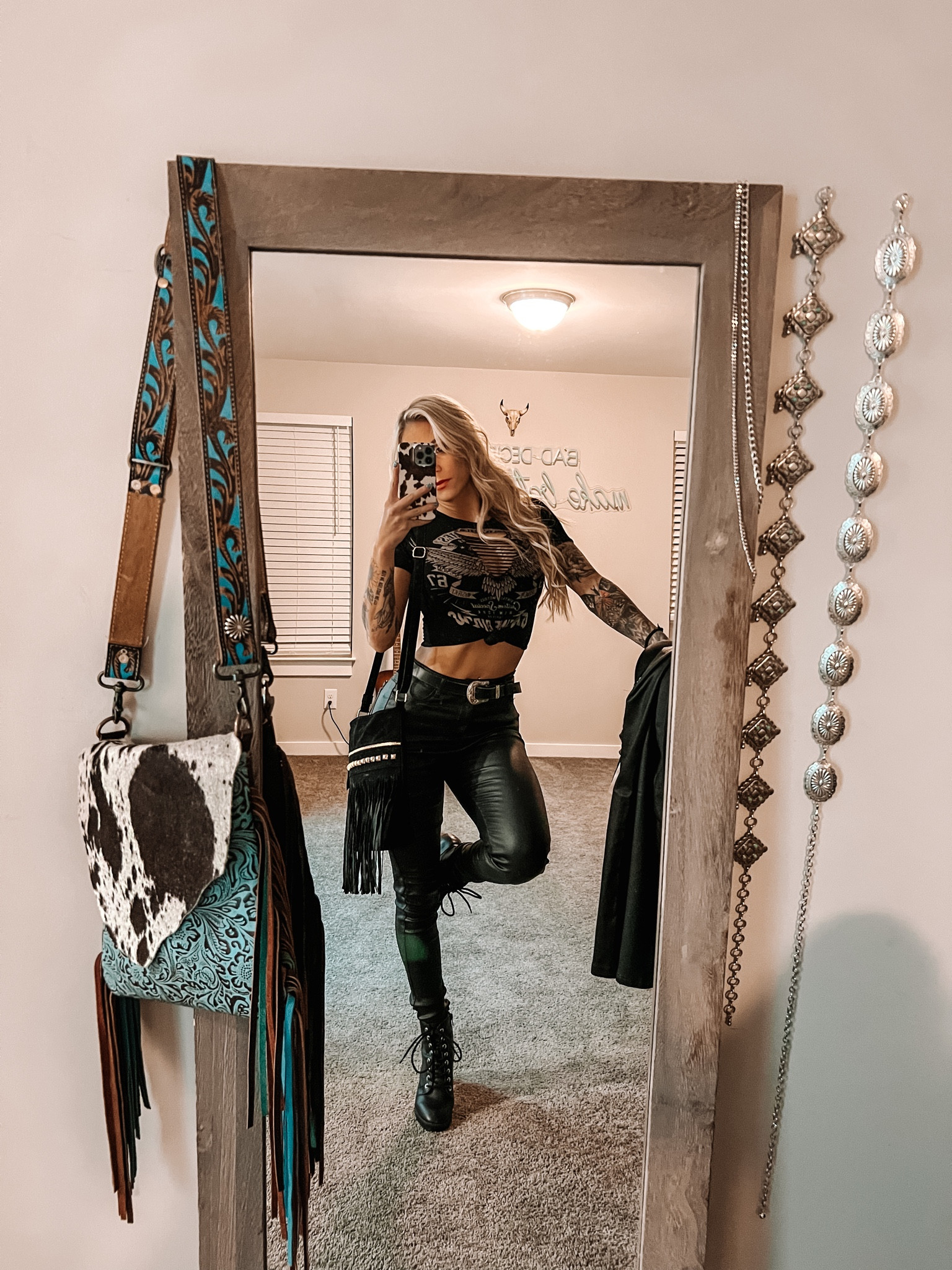 had to rock a more edgy vibe for the paramore concert 🤙🏼😘

#LTKunder50 #LTKFind #LTKfit