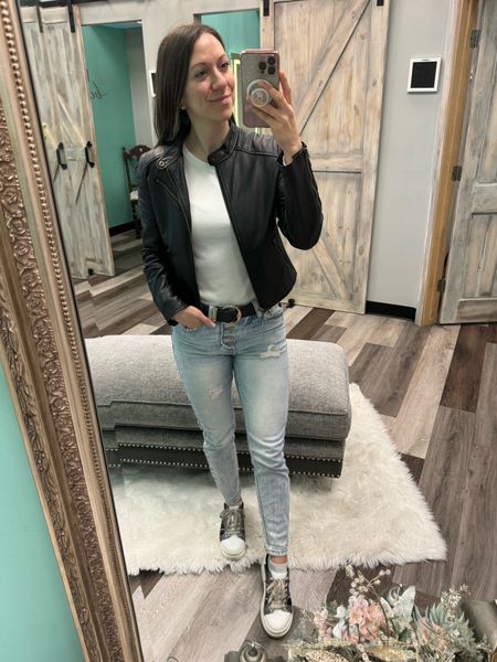 Casual work style for a spring day that’s still a little chilly. All TTS. 

Let’s be friends 🤍 Insta @suttonstyleblog

Spring
Sneakers
OOTD
Petite Style
Affordable 
Leather jacket 
Acid wash jeans 

#LTKfindsunder100 #LTKshoecrush #LTKstyletip