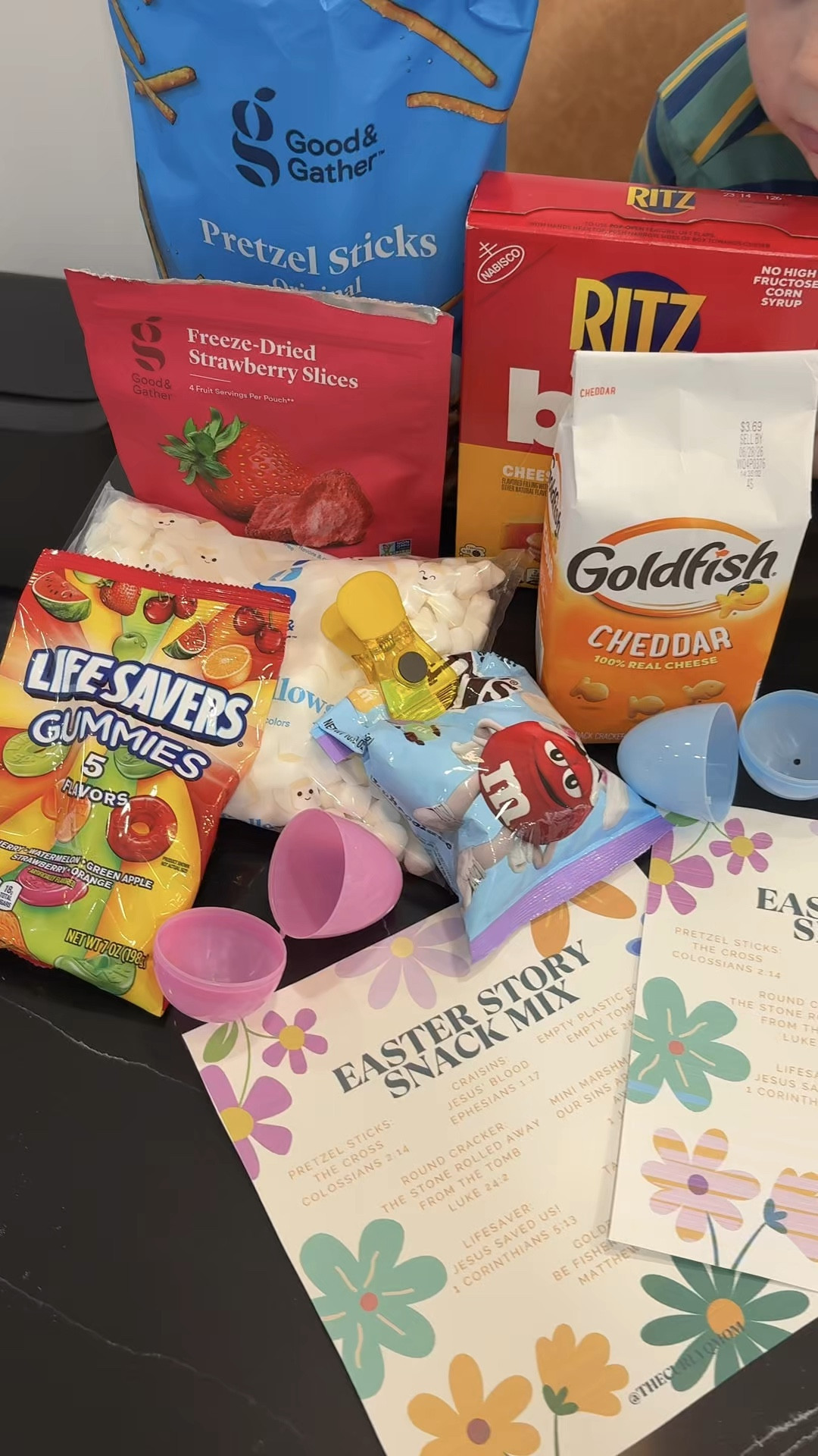 Holy Week, Good Friday
🩸🤍Craft/Activity: Blood stained flowers
🥨 Treat: Easter Story Snack Mix
✝️ Bible Verse: Matthew 27:1-61, Mark 15, Luke 23:1-56, John 18-19

#LTKmomlife #LTKKids