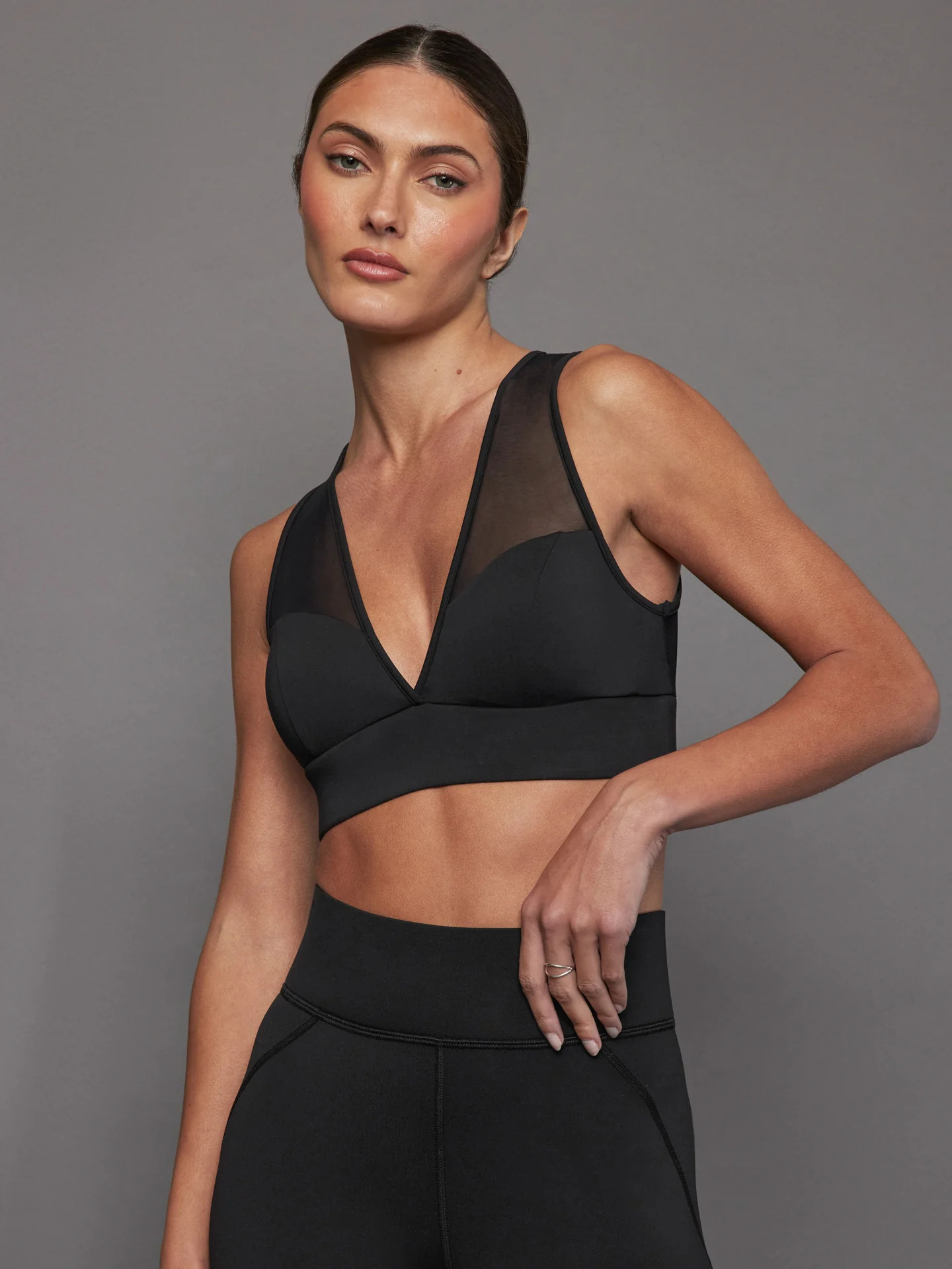 Solstice Longline Bra - Black | Carbon38
