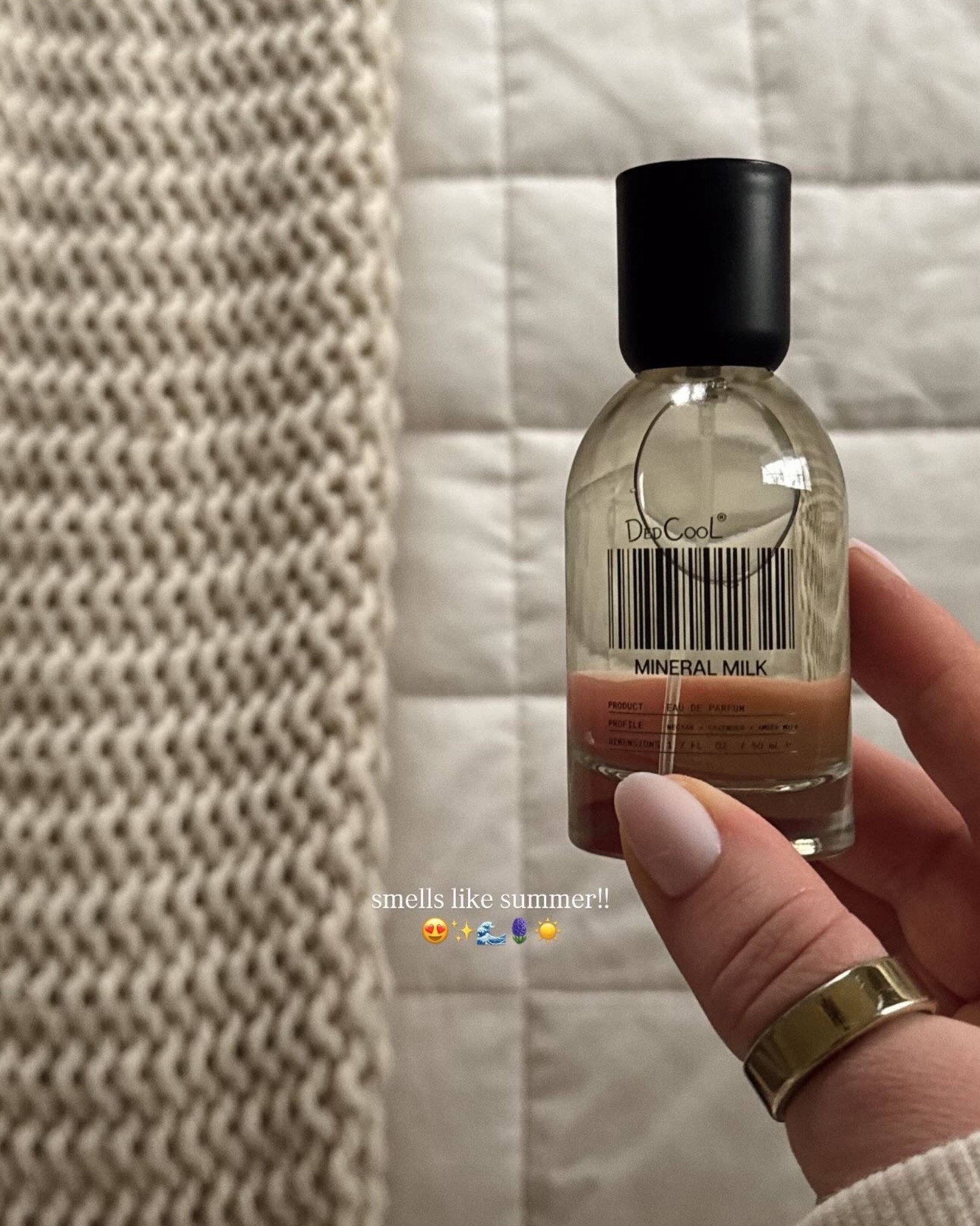 new perfume from dedcool!! this is the perfect summer scent 🌊✨