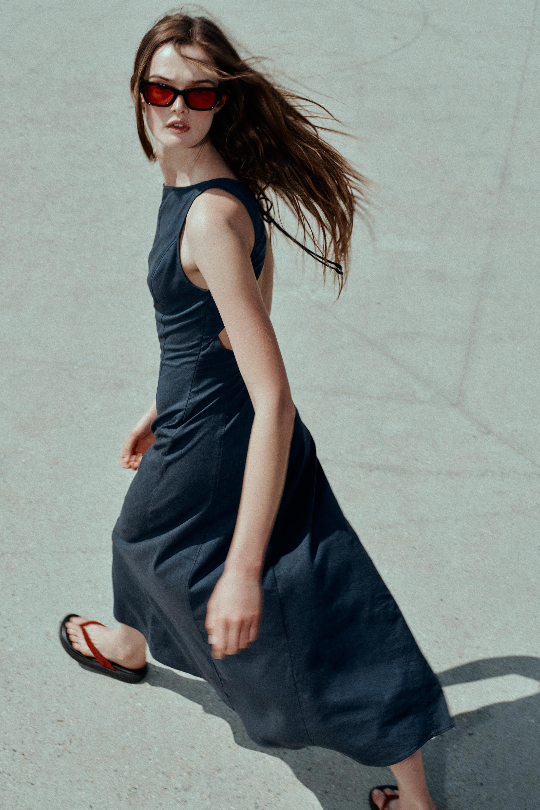 MIDI LINEN BLEND DRESS WITH OPEN BACK | Zara UK