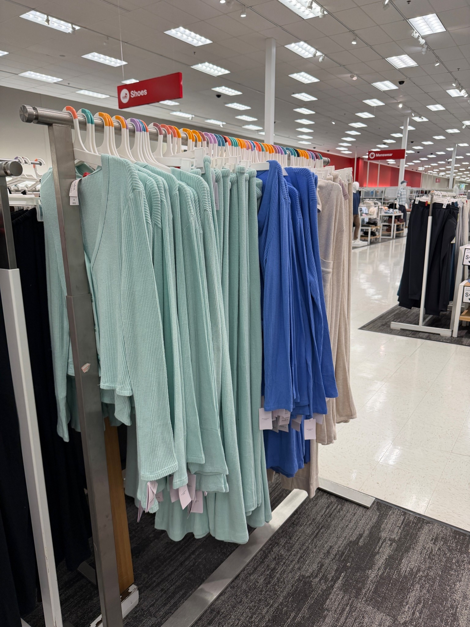 My favorite pajamas (omg they're soooo soft and cozy) had a spring release! Two new colors and they have mic and match pants, shorts, camis, and cardigans! So cute for spring (and affordable!) 