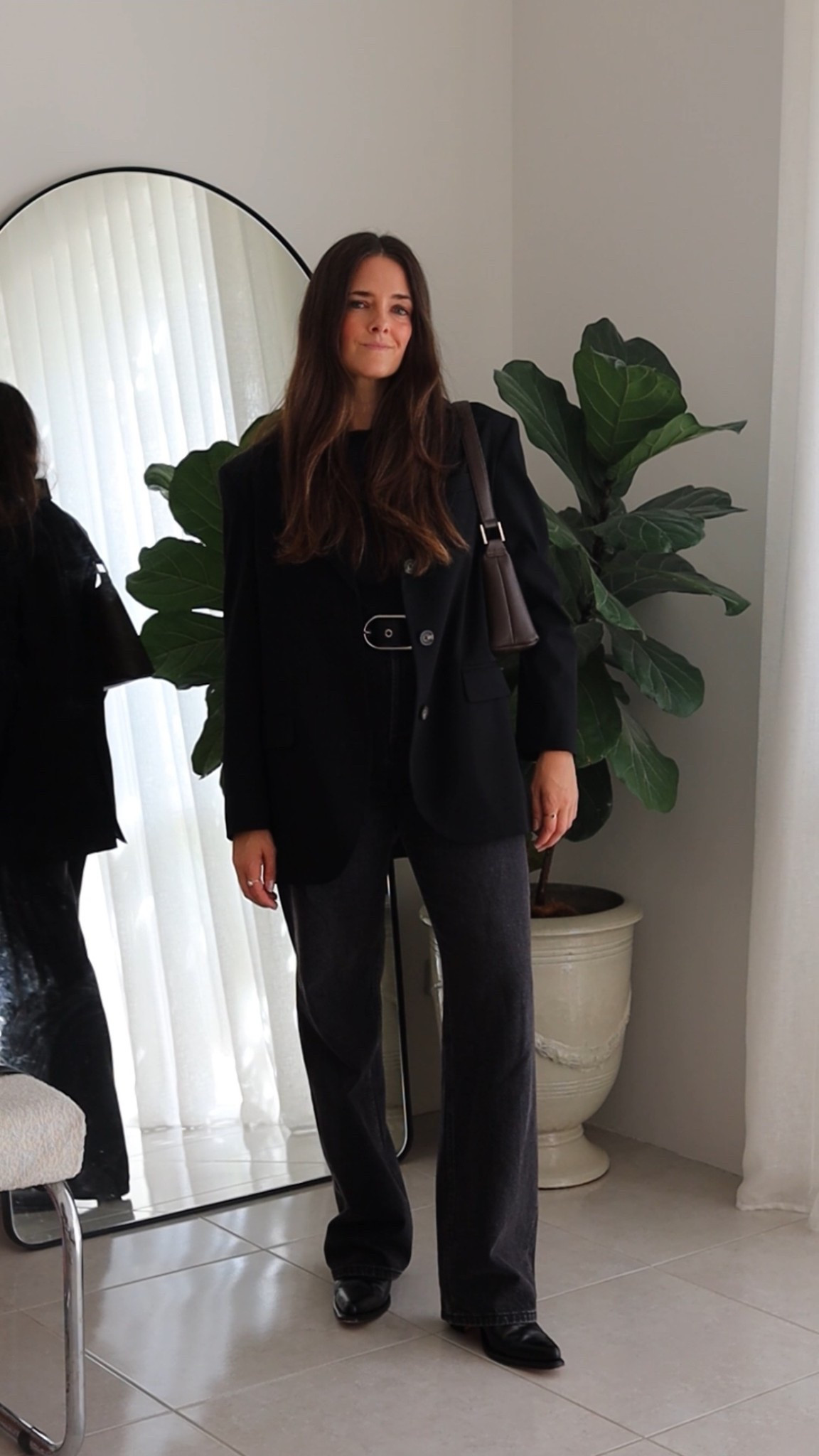 All black but add a brown bag. A chic minimal outfit for everyday 

#LTKbag #LTKstyletip #LTKaustralia