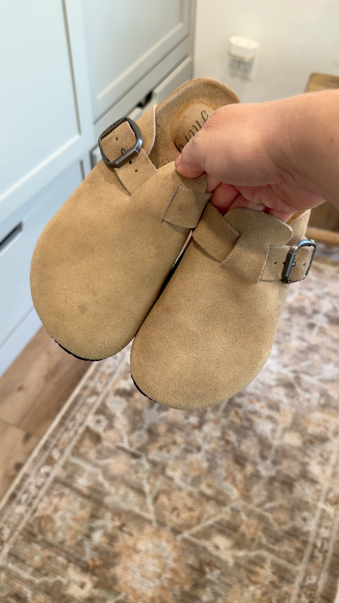 The best spring/summer shoes/slides!

#LTKSeasonal #LTKootd #LTKOver40