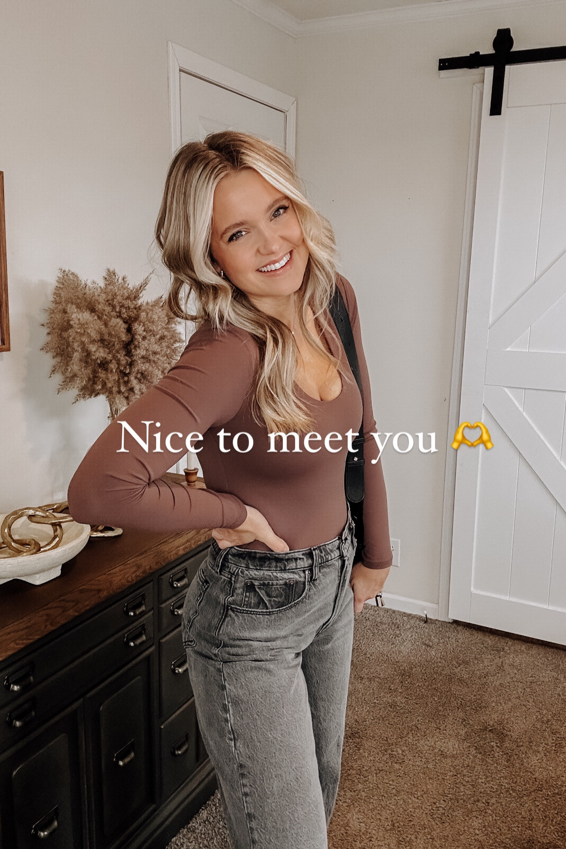 Casual style meets comfort 🤝 wearing my true size, medium in the bodysuit but could size down to small to feel more snatched lol! Tts jeans I’m in the 29L! 

#LTKfindsunder100 #LTKfindsunder50