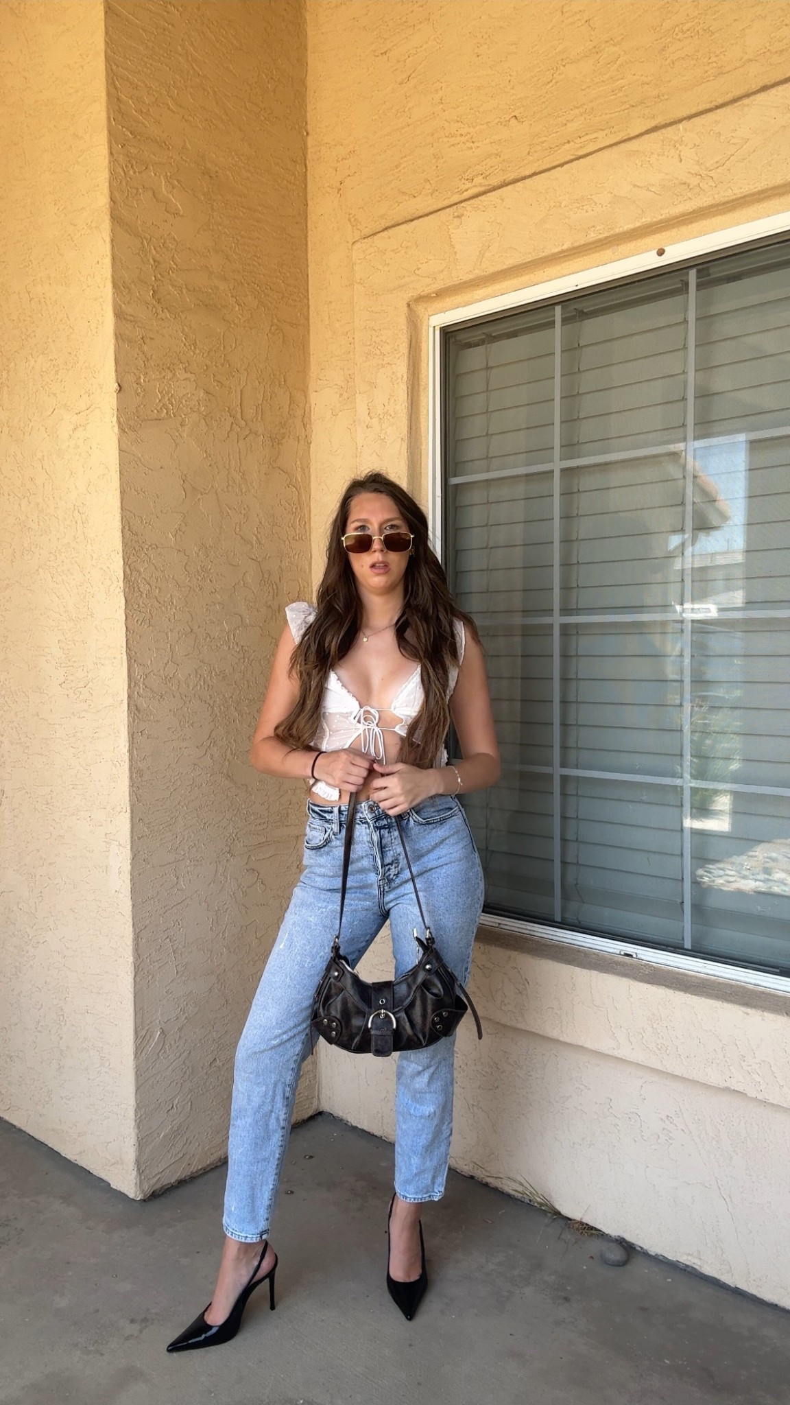 Elevated causal fit 🤍 @princesspolly 

Top: Size Small
Jeans: Size 3
Shoes: 7.5

#LTKSaleAlert #LTKStyleTip #LTKPetite