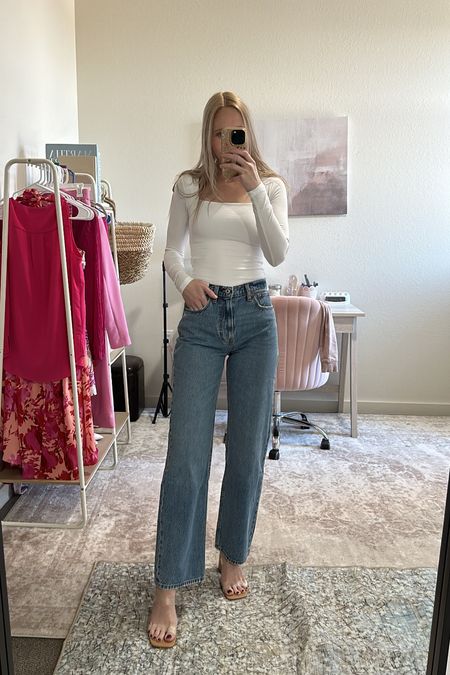 Got my first pair of loose jeans from Abercrombie! Usually my go to pair is their ultra high rise ankle straight jeans, but I’ve heard great things about these so I thought I’d give them a try! 

I’m wearing a 24 regular in the Abercrombie loose jeans and an XS in the white long sleeve bodysuit
🥰

Abercrombie jeans, squareneck bodysuit, medium wash denim, high rise jeans, relaxed jeans, baggy jeans, casual winter outfit, winter fashion, winter capsule wardrobe, casual outfit

#LTKstyletip #LTKSeasonal #LTKfindsunder100