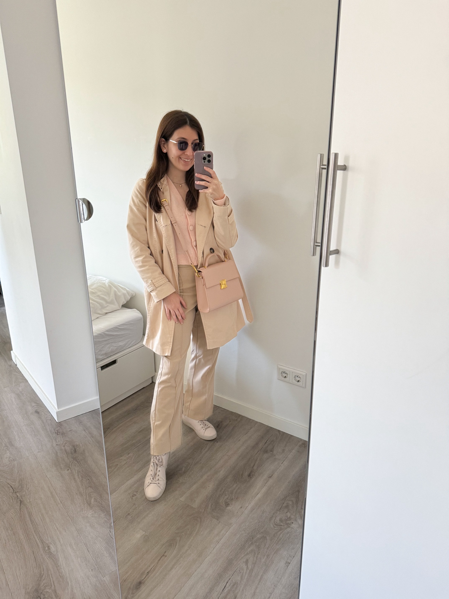 Outfit of the day to go to my cousin’s birthday ❤️ Once again I chose pink and beige colours for my look. I finished it with gold accessories ☺️

#LTKnederlands #LTKeurope #LTKautumn