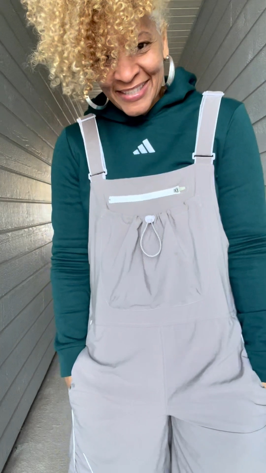 With over **three feet** of snow outside, it’s one of those days where fashion takes a backseat. Enter my parachute balloon jumper…the perfect snowsuit substitute! 🥳

This cozy piece wraps me in warmth while making sure I can still move around like a snowman on a mission. No need to overthink the outfit when the snow is this deep; comfort is key! 

Jumper: @freepeople (OLD)
Sweater: @adidas 
Jean jacket: @americaneagle
Vest: @jcrew 
Boots: @ugg
Bag: @shopclarev


#LTKSaleAlert #LTKdayinmylife #LTKootd