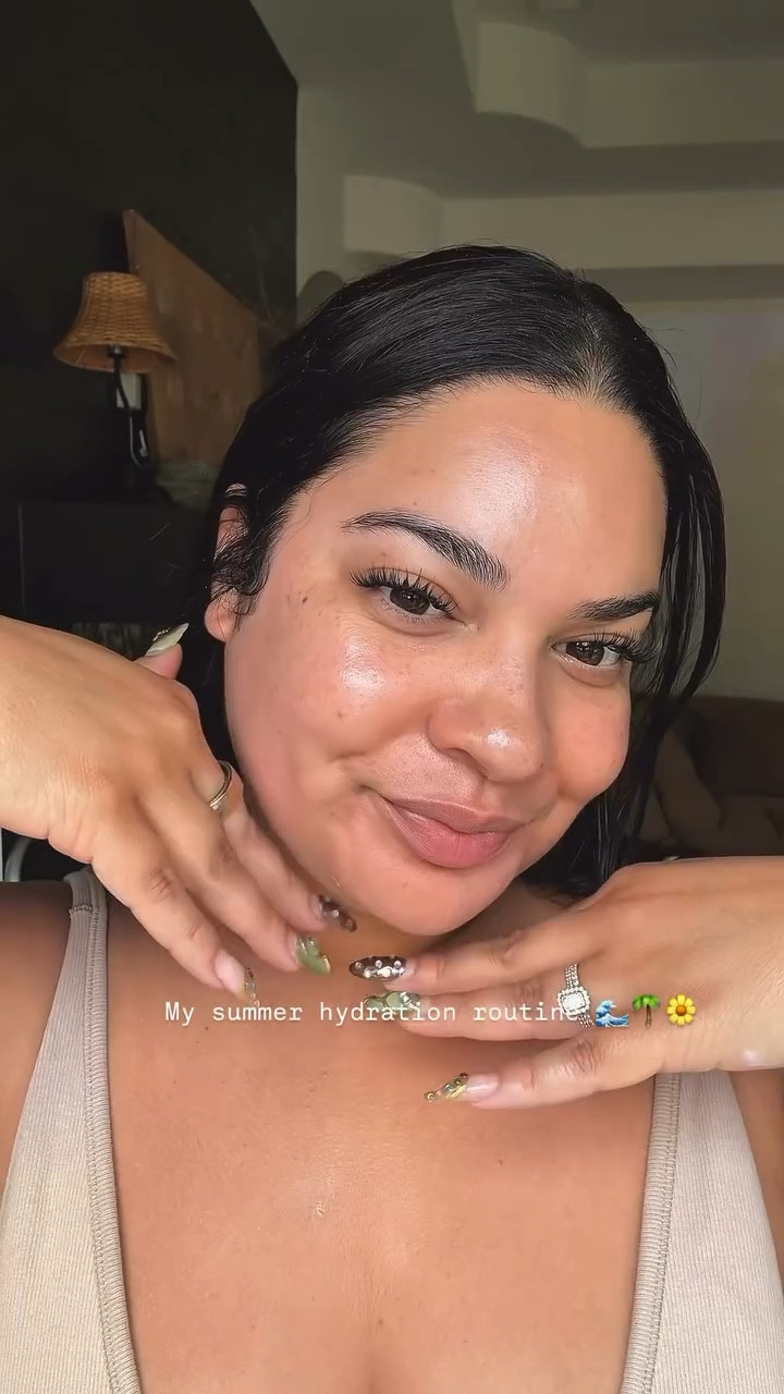 Summer hydration routine because we are going to need it! 

Products used:
@elemis cleansing balm 
@drdennisgross breakout solution - for hormonal acne 
@officialmedik8 liquid peptide serum 
@peterthomasrothofficial water cream - holy grail 
@eltamdskincare spf spray onto hands first I almost took my eyes out trying to spray direct lmao! 

What are your fave skincare products rn for summer?

#LTKBeauty #LTKU