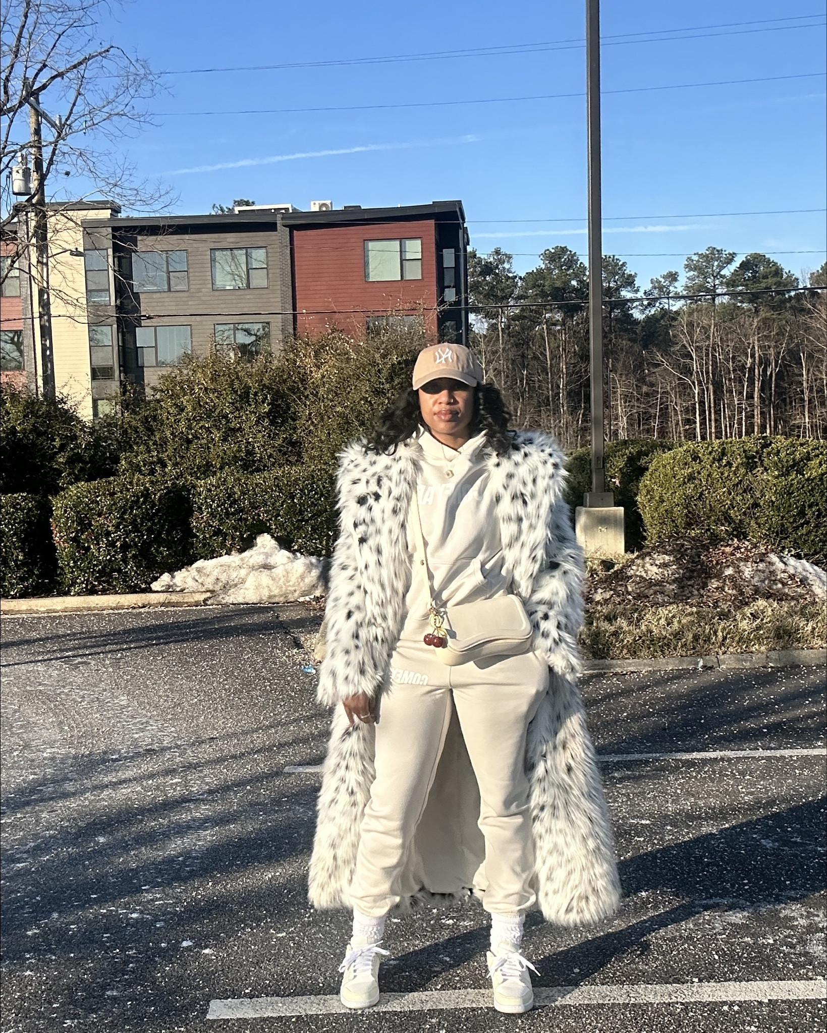 Sweatsuit is from COMFYAF.COM 
Save 10% with code: DARATHESTYLIST 

#LTKShoeCrush #LTKStyleTip