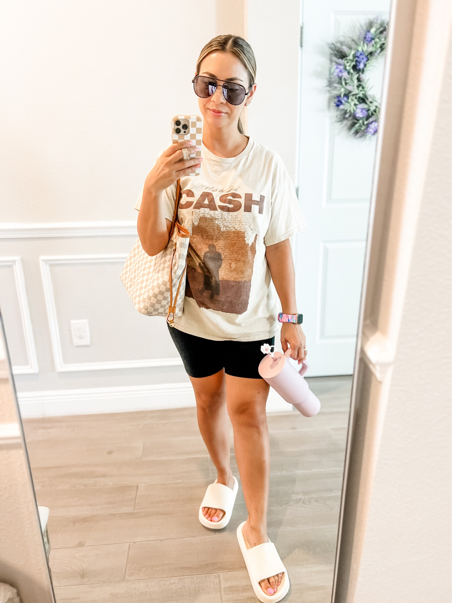 Walk the line 😎

#LTKBacktoSchool #LTKSeasonal #LTKstyletip