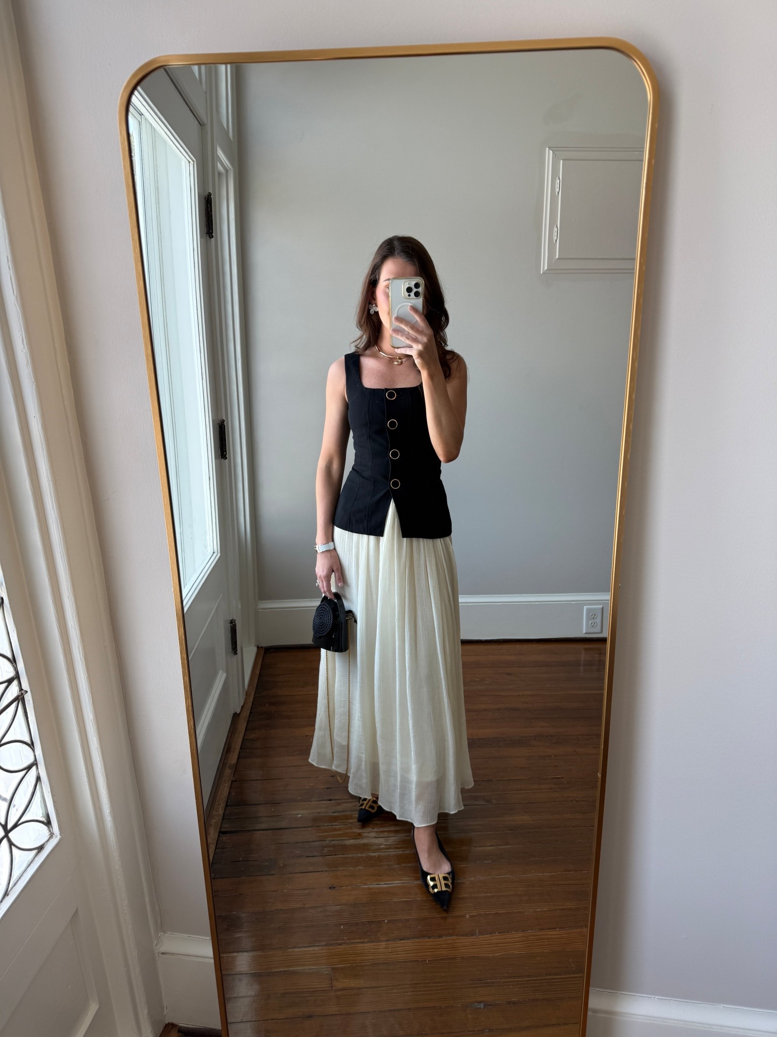 🖤 ￼ wearing size extra small, would size up to a small! 