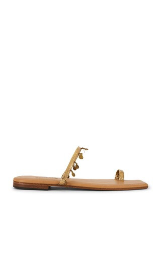 Favorite Ethereal Waves Flats in Gold

              
    
        
        
            Favorite... | Revolve Clothing (Global)
