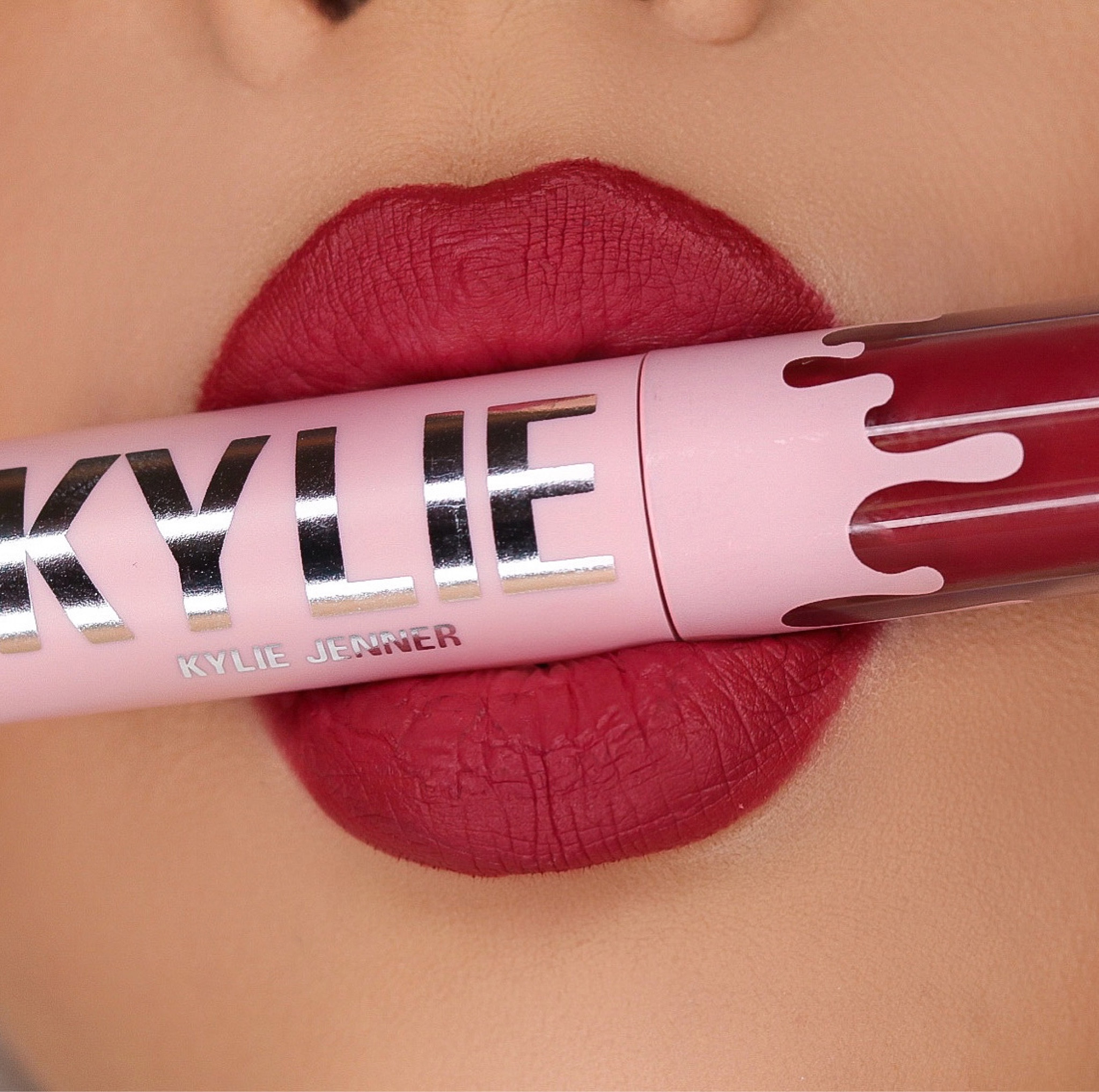 Kylie Cosmetics matte lip kit ’better not pout’ #kyliecosmetics #makeup #beauty

#LTKeurope #LTKbeauty #LTKGiftGuide