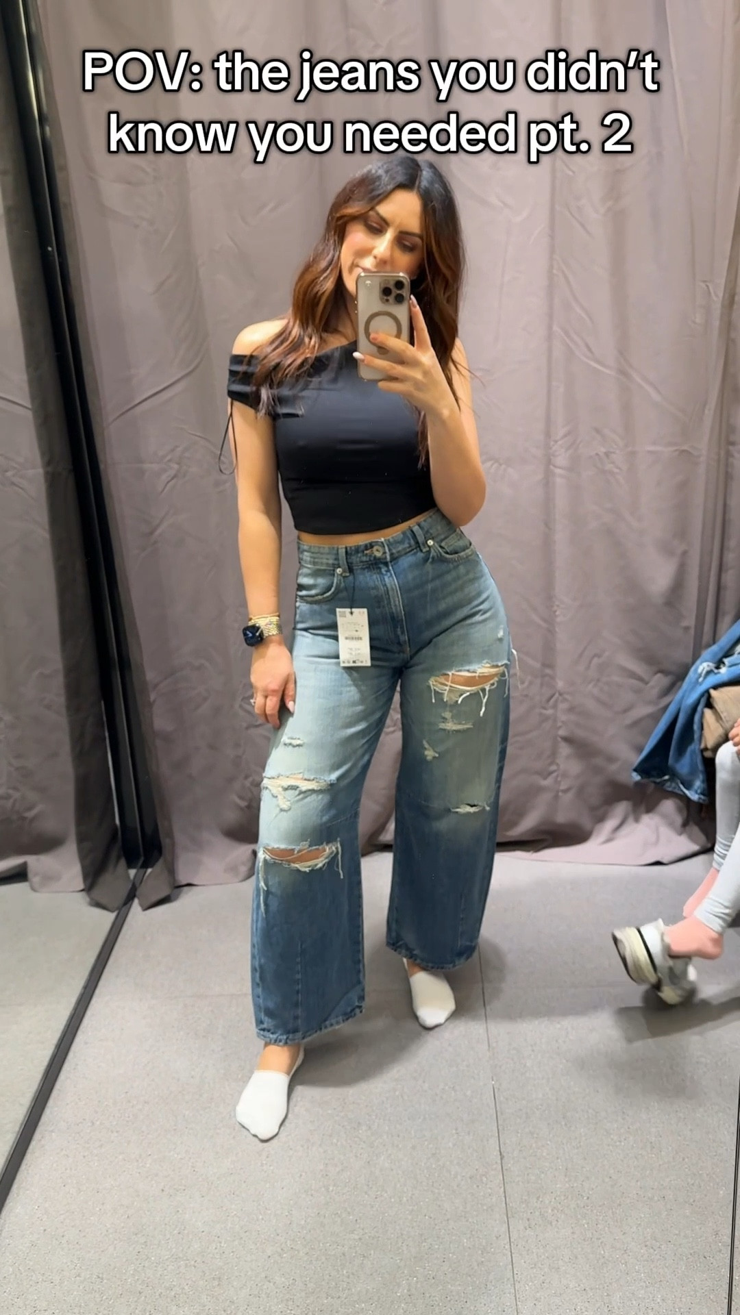 Obsessed with these Zara balloon jeans 🤍 The distressing is just right — not too much, not too little. The fit is so flattering, and they seriously go with everything. Linked them for you guys ✨

#LTKFindsUnder100 #LTKNYFW #LTKSeasonal