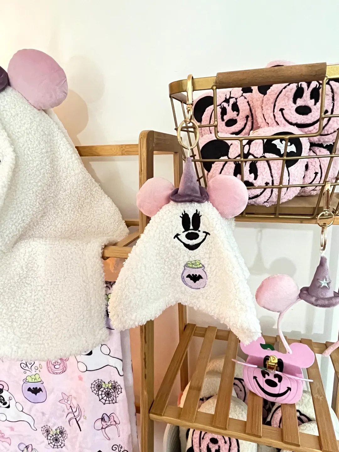 Minnie Witch Ghosty Keychain - ready to ship | Etsy (US)