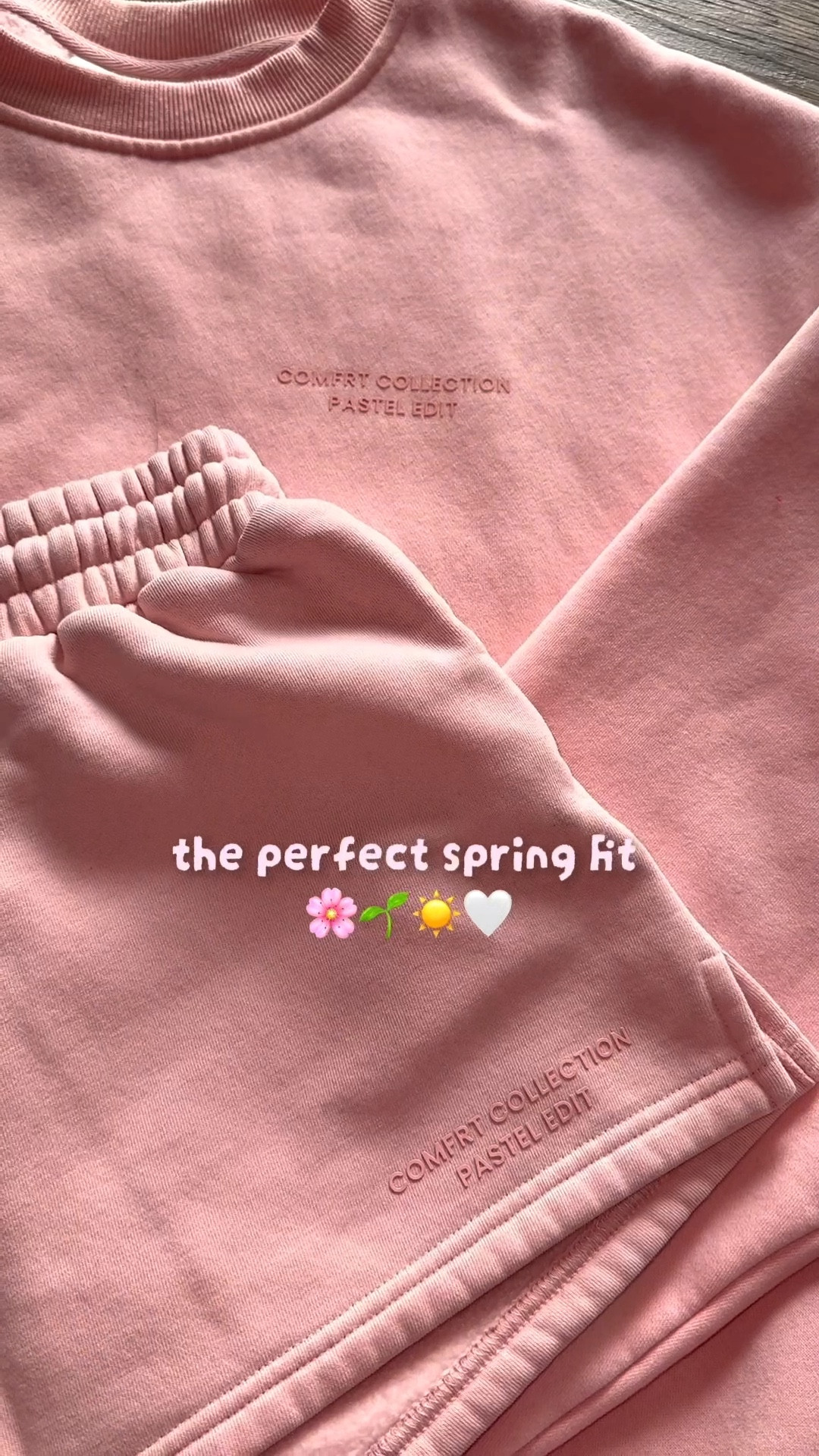 #comfrt #shorts #crewneck 

#LTKootd #LTKMidsize #LTKSaleAlert