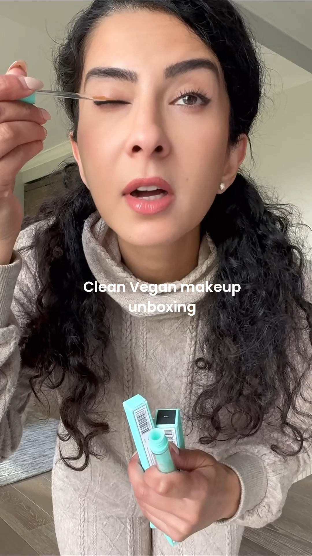 Clean & Vegan makeup so good and natural. Use code: Parisa-20 for 20% off site wide #sweedbeauty #sweed