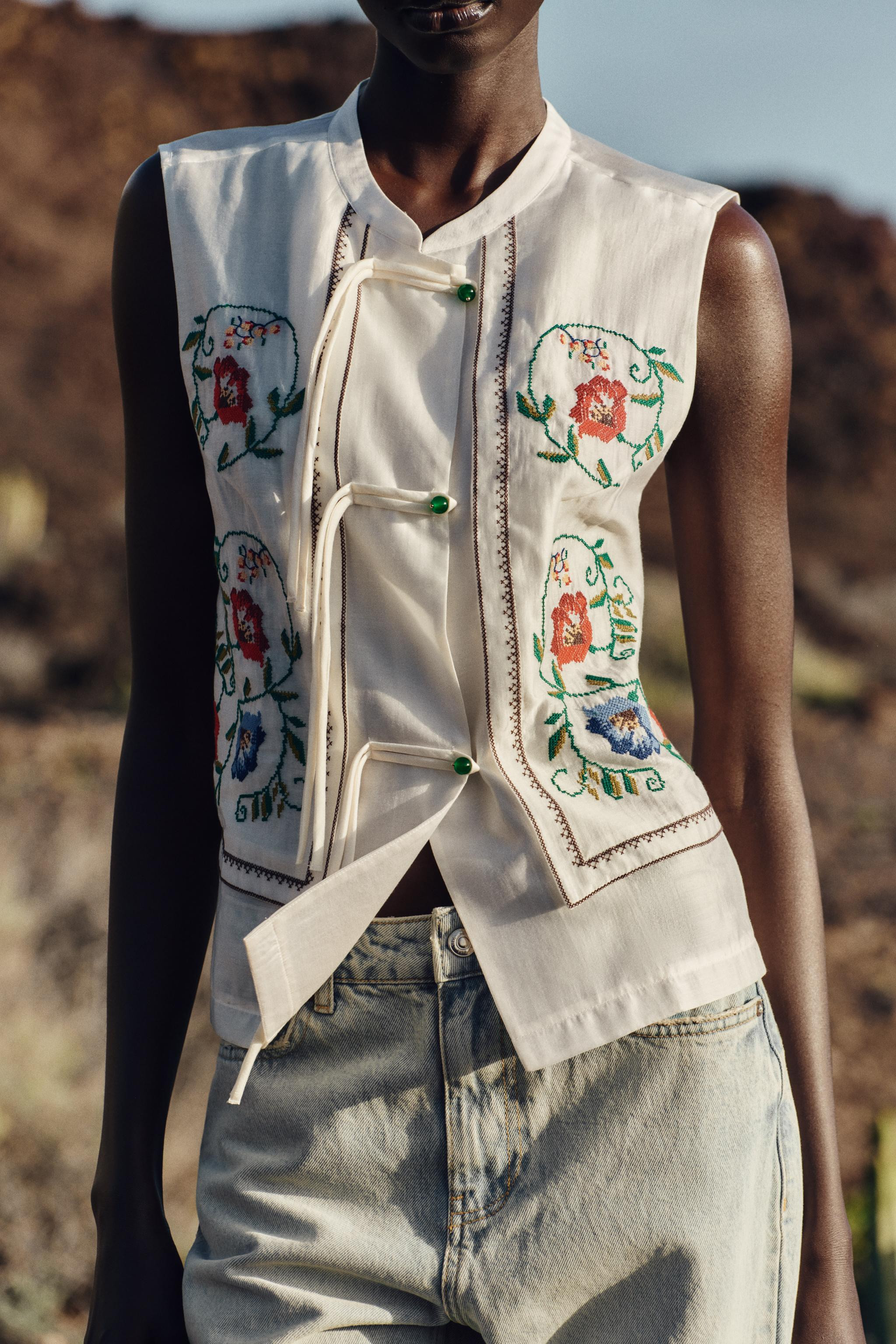 EMBROIDERED FLOWER TOP | Zara US