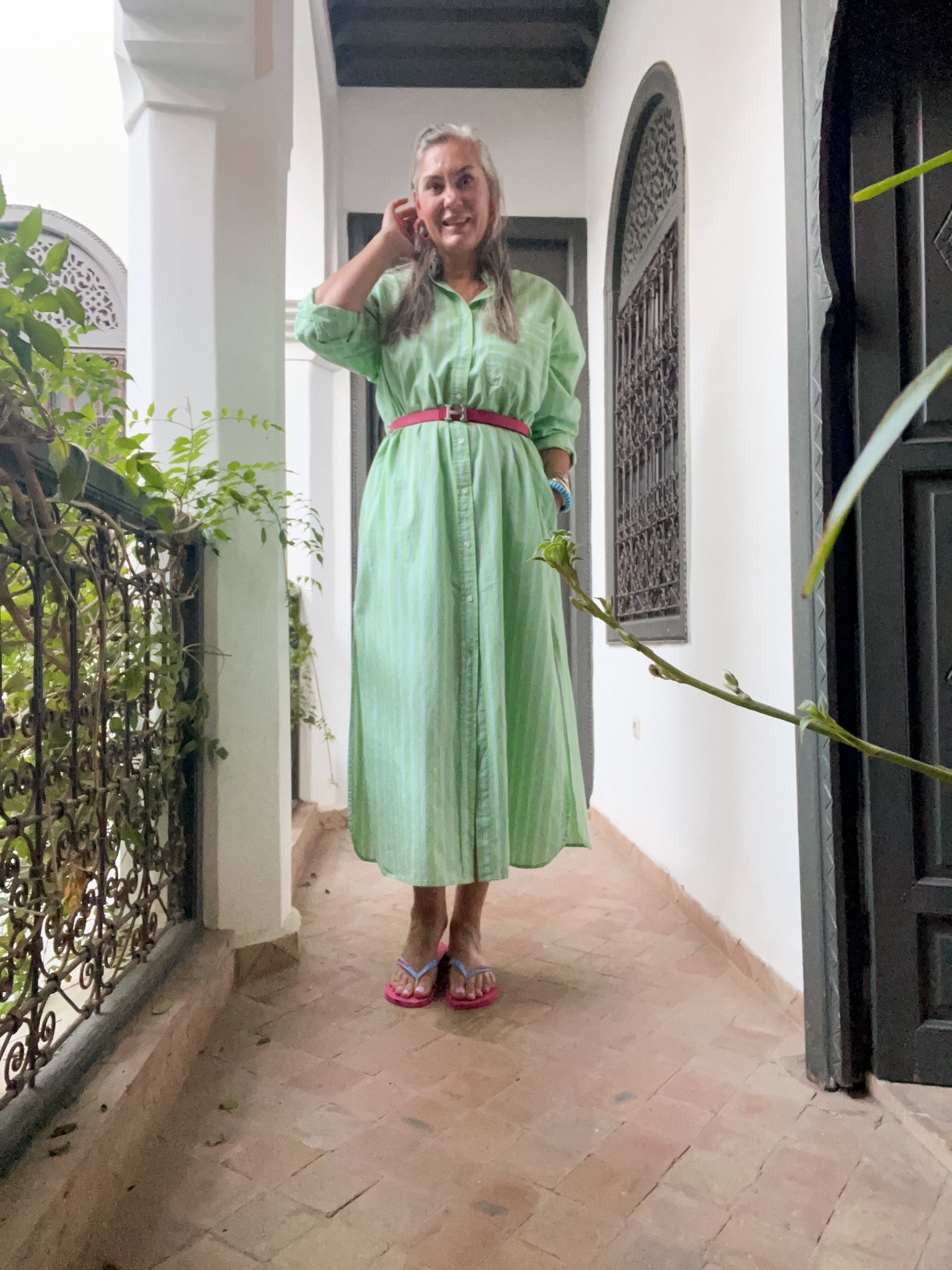 OOTD - Maandag. Groene overhemdjurk (Lonneke Nooteboom x Shoeby), roze riem en slippers. 

#LTKtravel #LTKstyletip #LTKeurope