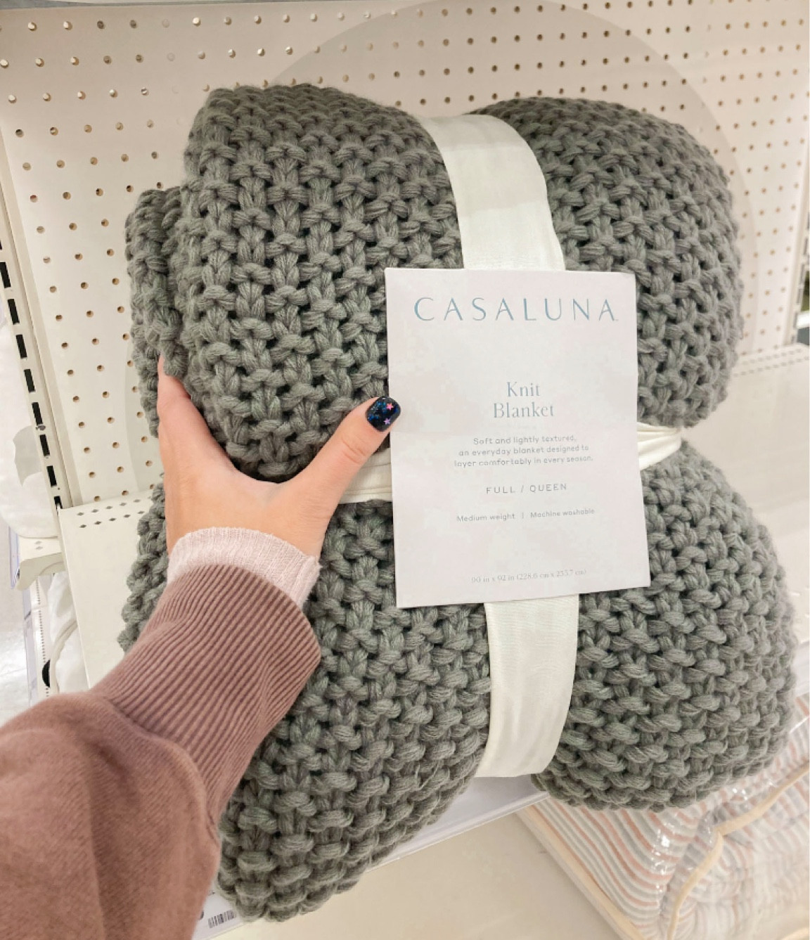 Cozy blanket for the holidays 

#LTKHoliday #LTKGiftGuide #LTKFind
