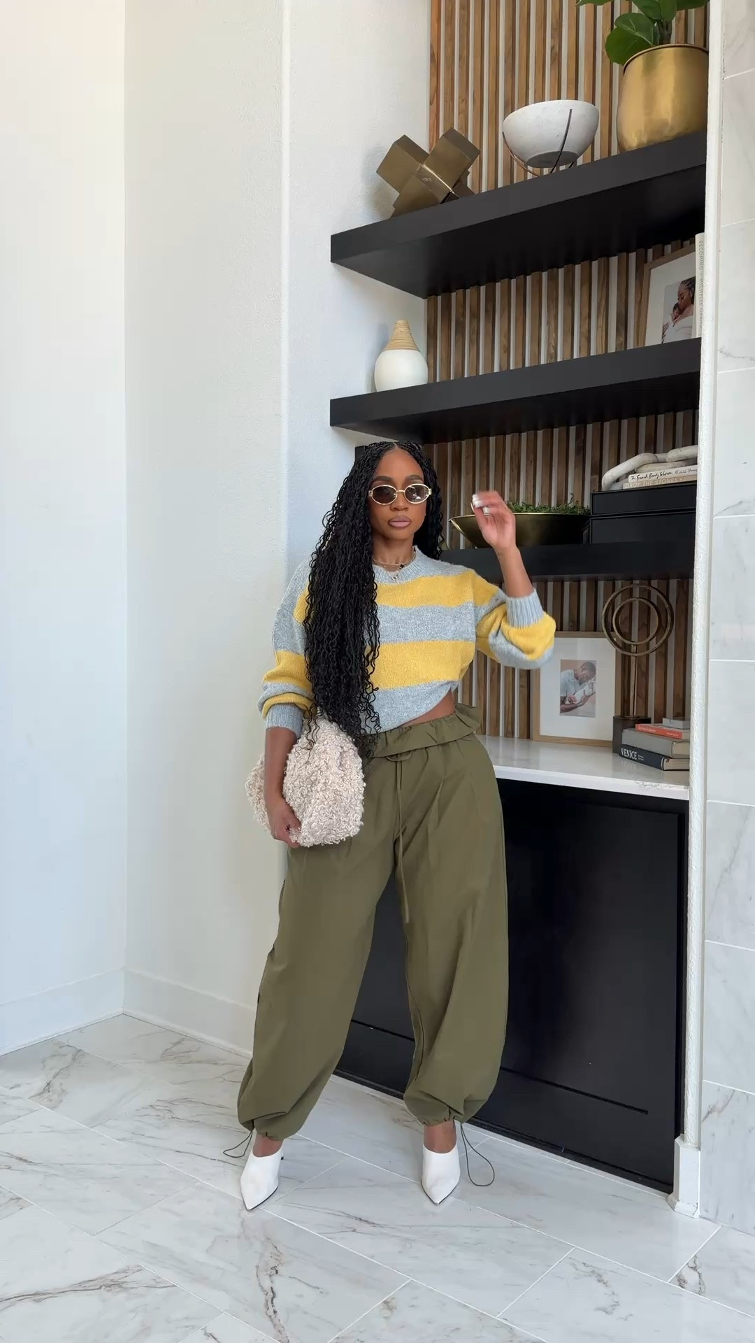 Casual outfit inspo! Pair with sneakers or furry slides for a more relaxed look!