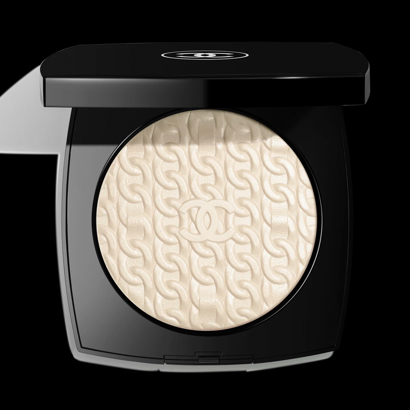 Chanel dropped new bronzers and they’re selling out! 


#LTKbeauty