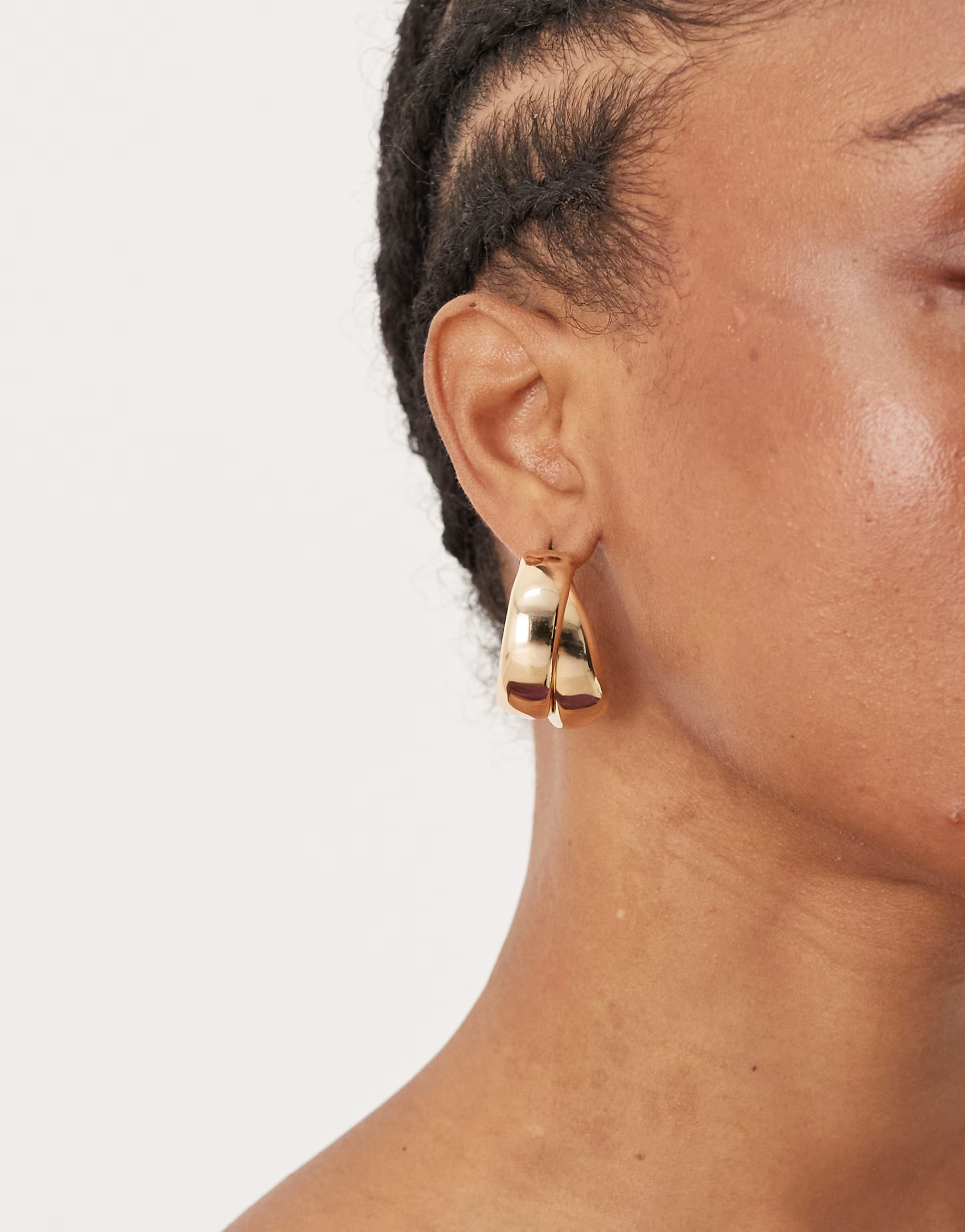 ASOS DESIGN – Goldfarbene Creolen mit dickem überkreuzten Design | ASOS (Global)