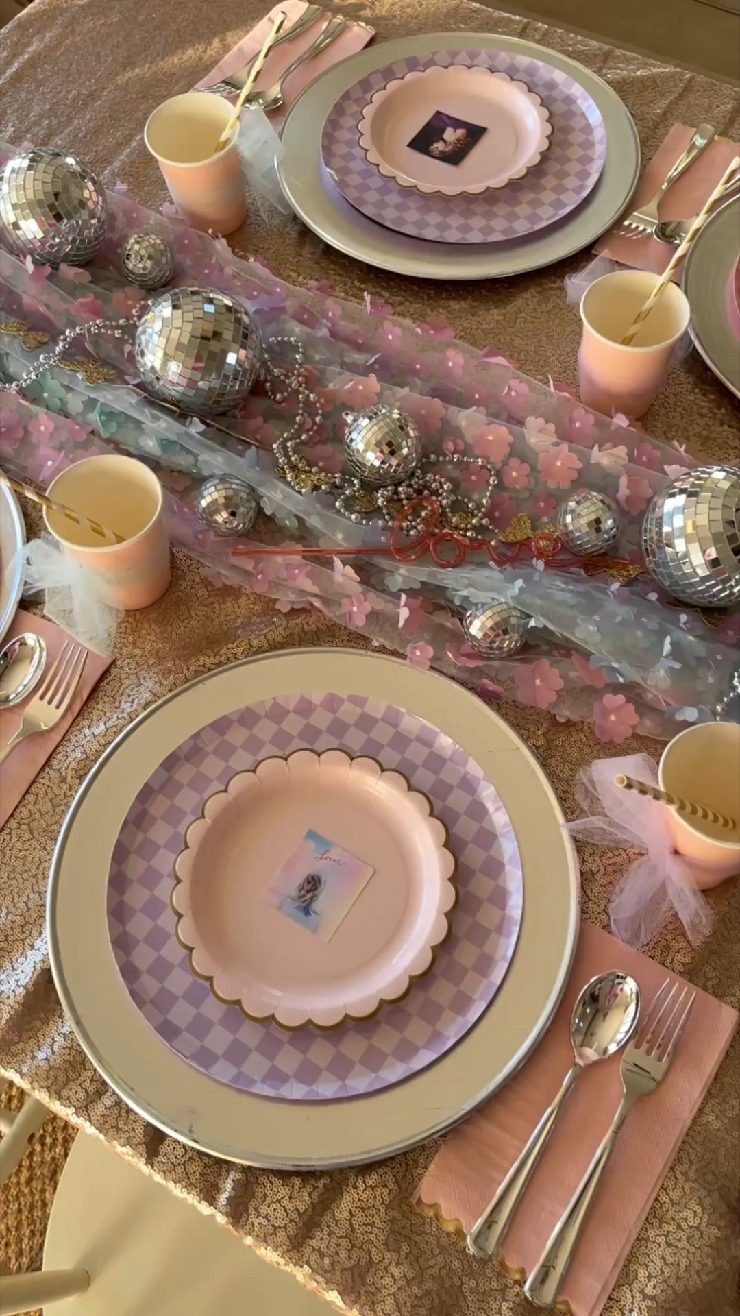 Taylor Swift birthday party 💫

Party ideas 
Kids birthday 
Swiftie 
Birthday party 

#LTKSeasonal #LTKGiftGuide #LTKKids