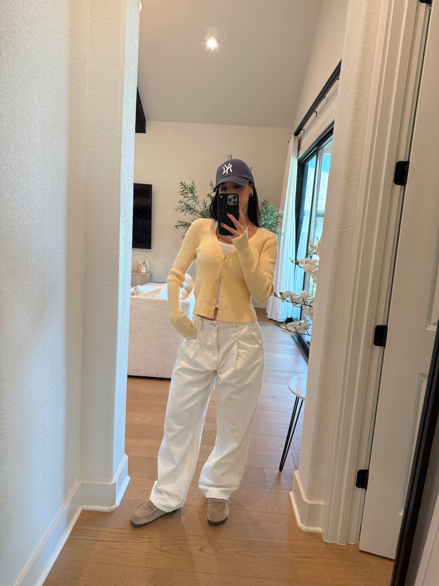 Cute everyday outfit #hat #jeans #barreljeans #clogs #birkenstock 

#LTKStyleTip #LTKFindsUnder100