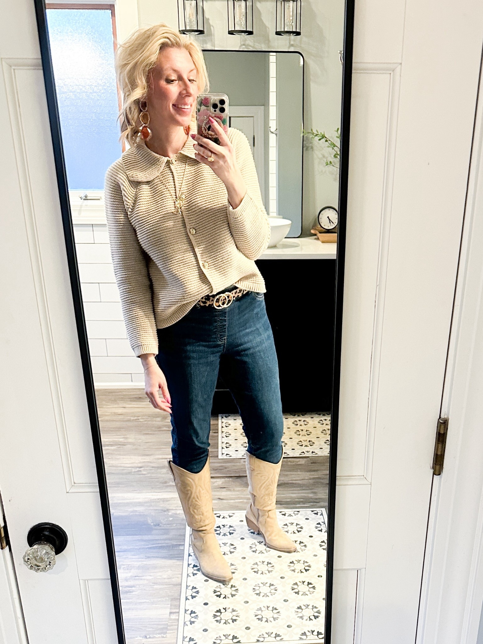 OOTD: Monday school drop offs + errands 

#LTKmomlife #LTKootd #LTKMidsize