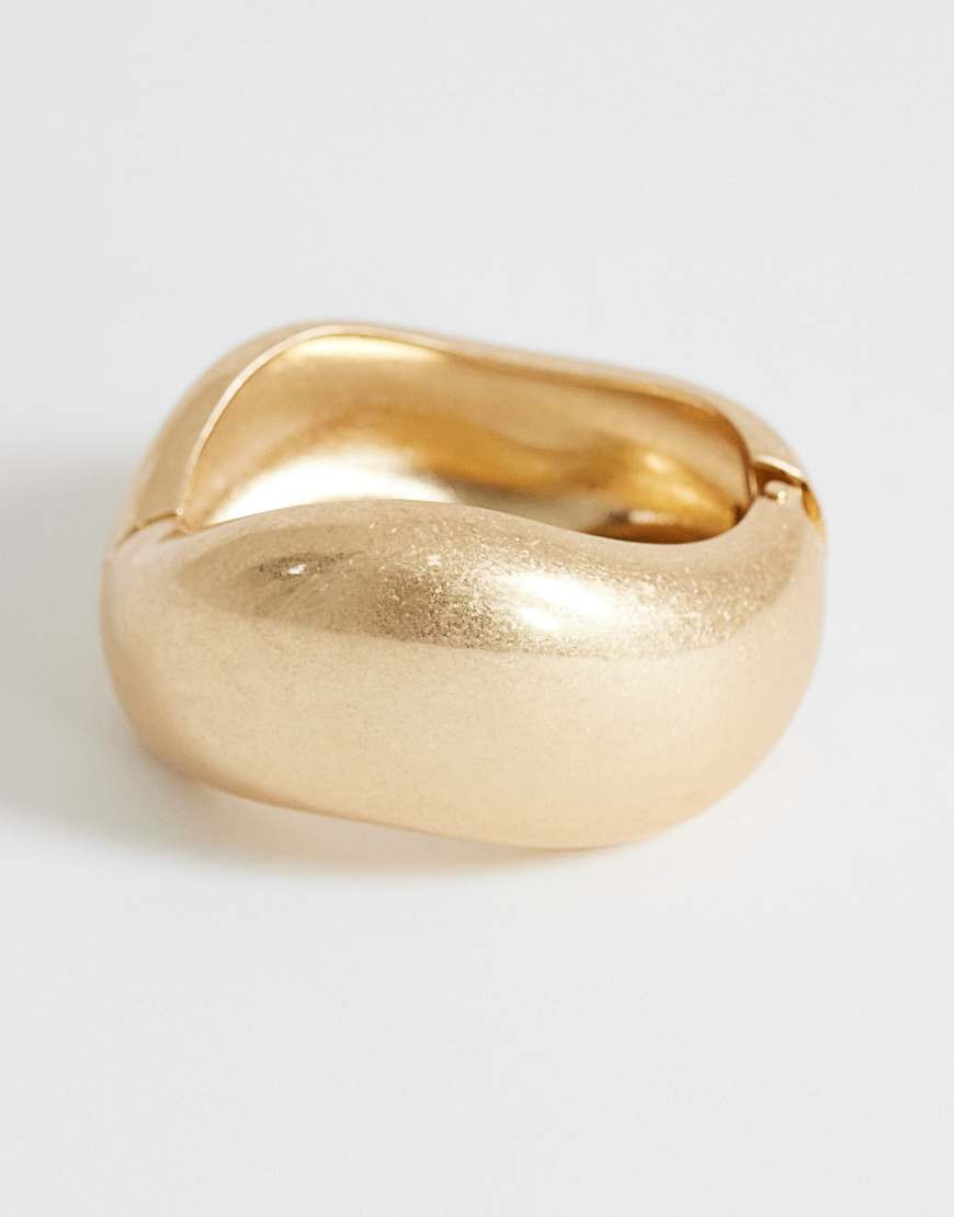 Topshop Flavia chunky bangle in gold | ASOS (Global)