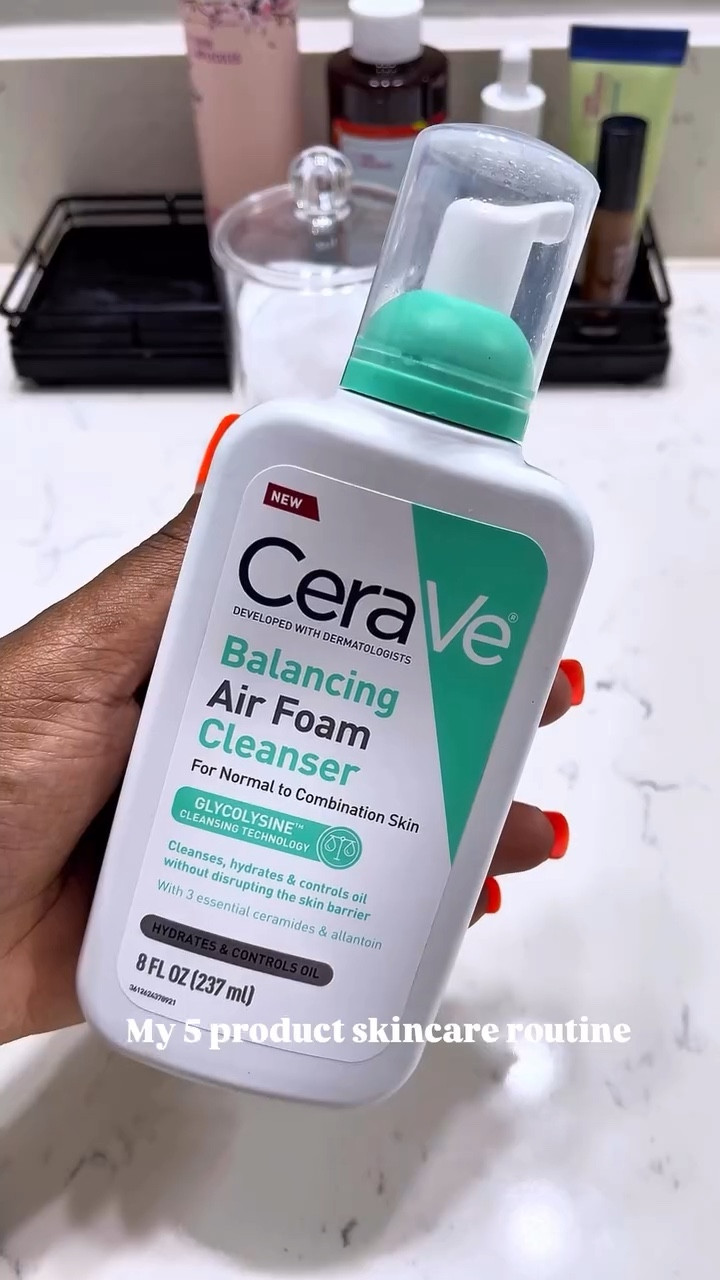Keeping my skincare routine simple but effective with just five products that make my skin feel clean, hydrated, and glowing. I love routines that don’t take forever but still make a difference. It’s my little self-care moment before the day starts.

This routine has been my go-to lately gentle, consistent, and easy to stick with. Each product plays its part, from the @cerave Balancing Air Foam Cleanser to the @goodmolecules Lightweight Daily Moisturizer, giving my skin that healthy, natural glow without overdoing it.

As a busy mom, I don’t have time for a 10-step routine, so these five products are my skincare essentials. Quick, simple, and so worth it because taking care of your skin should feel effortless, not overwhelming.

#5stepmorningroutine #skincareisselfcare #softmomera #orlandoinfluencer #ceraveskincare #goodmolecules #orlandoinfluencers #lightweightdailymoisturizer