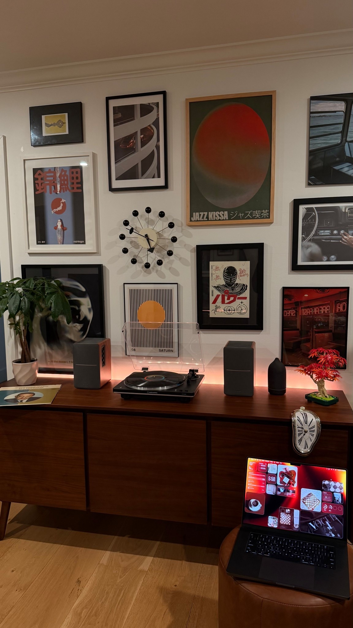 All artwork / wall art is from Etsy or DROOL art 