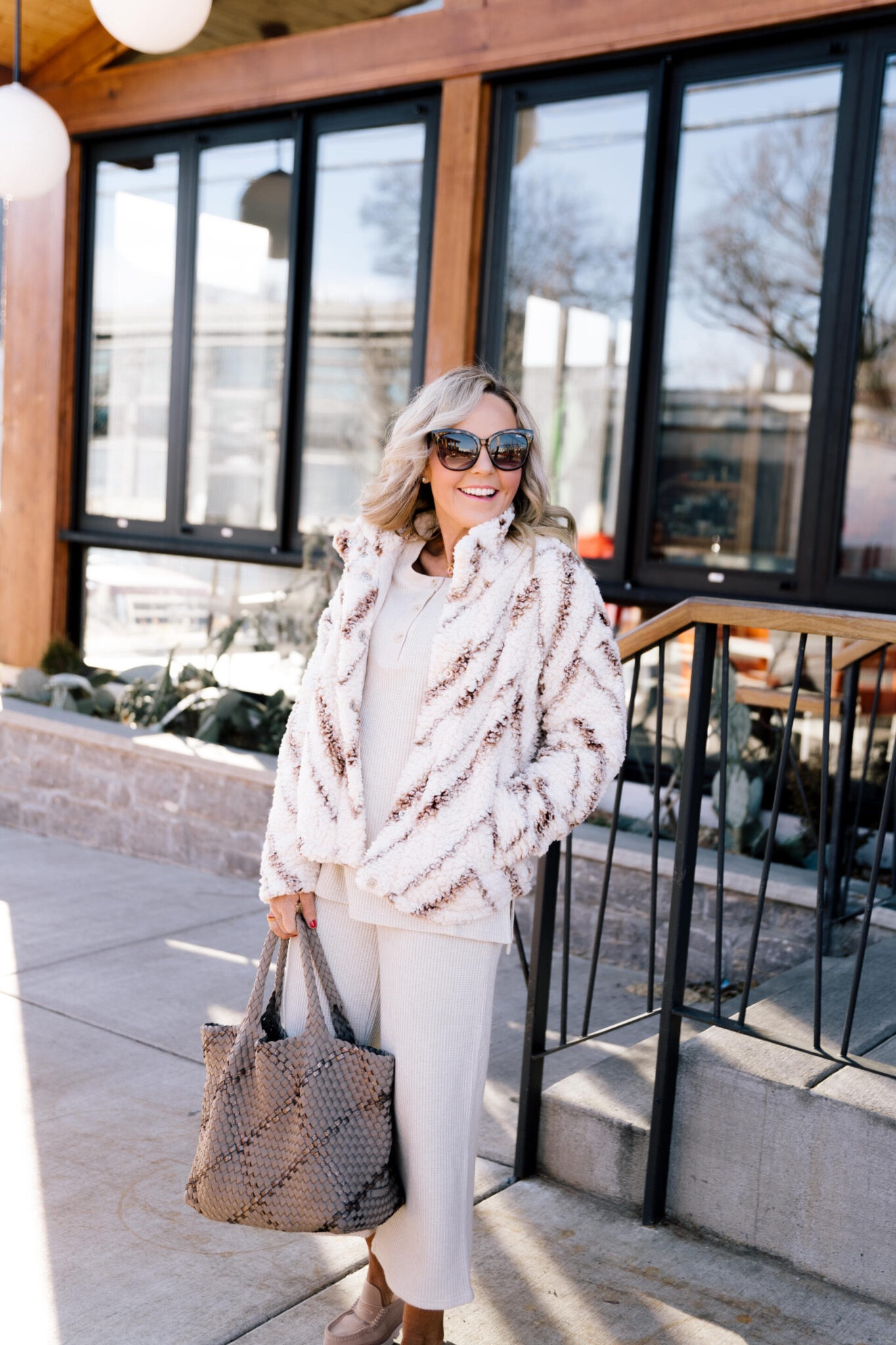 apres ski for me please!! headed somewhere chilly with plenty of the pretty white stuff ❄️

shop my new @threadandsupply styles - XS in jacket, S in top and pants | 

#LTKSeasonal #LTKtravel #LTKunder100