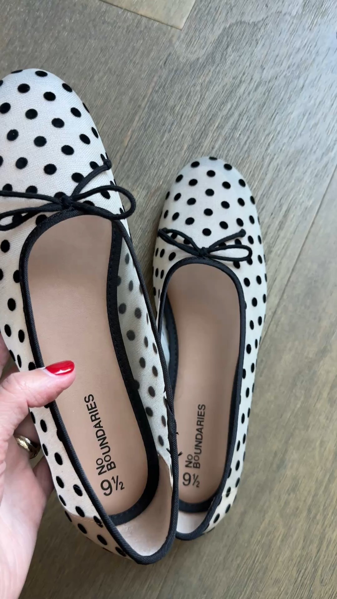 These are ADORABLE and comfortable! They have memory foam too. They run TTS! 
.
.
#walmart

#LTKSeasonal