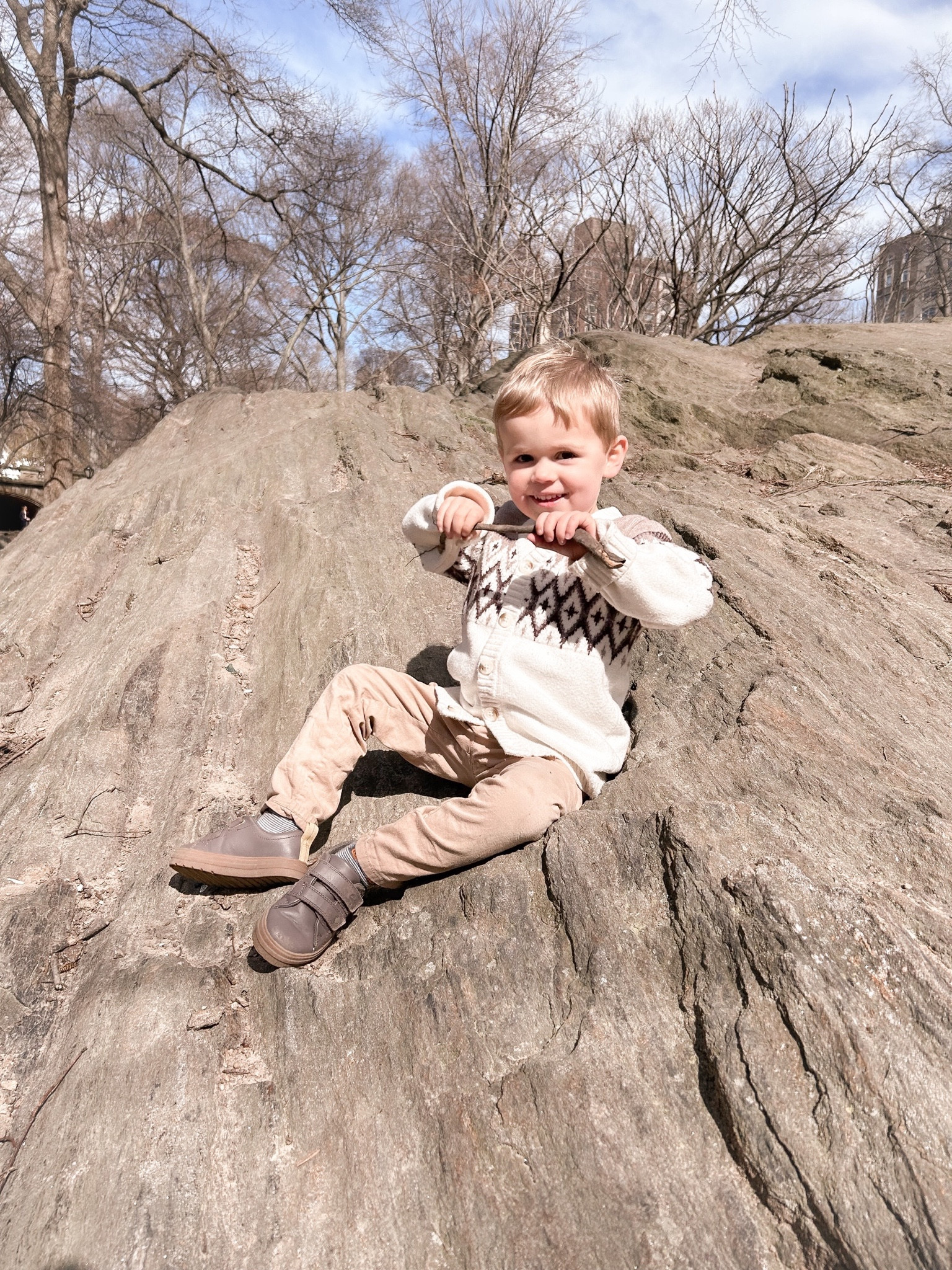 Toddler Boy Winter to Spring Outfit Idea

Old navy kids - boys spring outfit - chinos and cardigan- neutral boy’s outfit - kids jumper - chinos - boys fashion ideas - toddler clothing - neutral chinos - little boy fashion

#LTKkids #LTKunder50 #LTKU