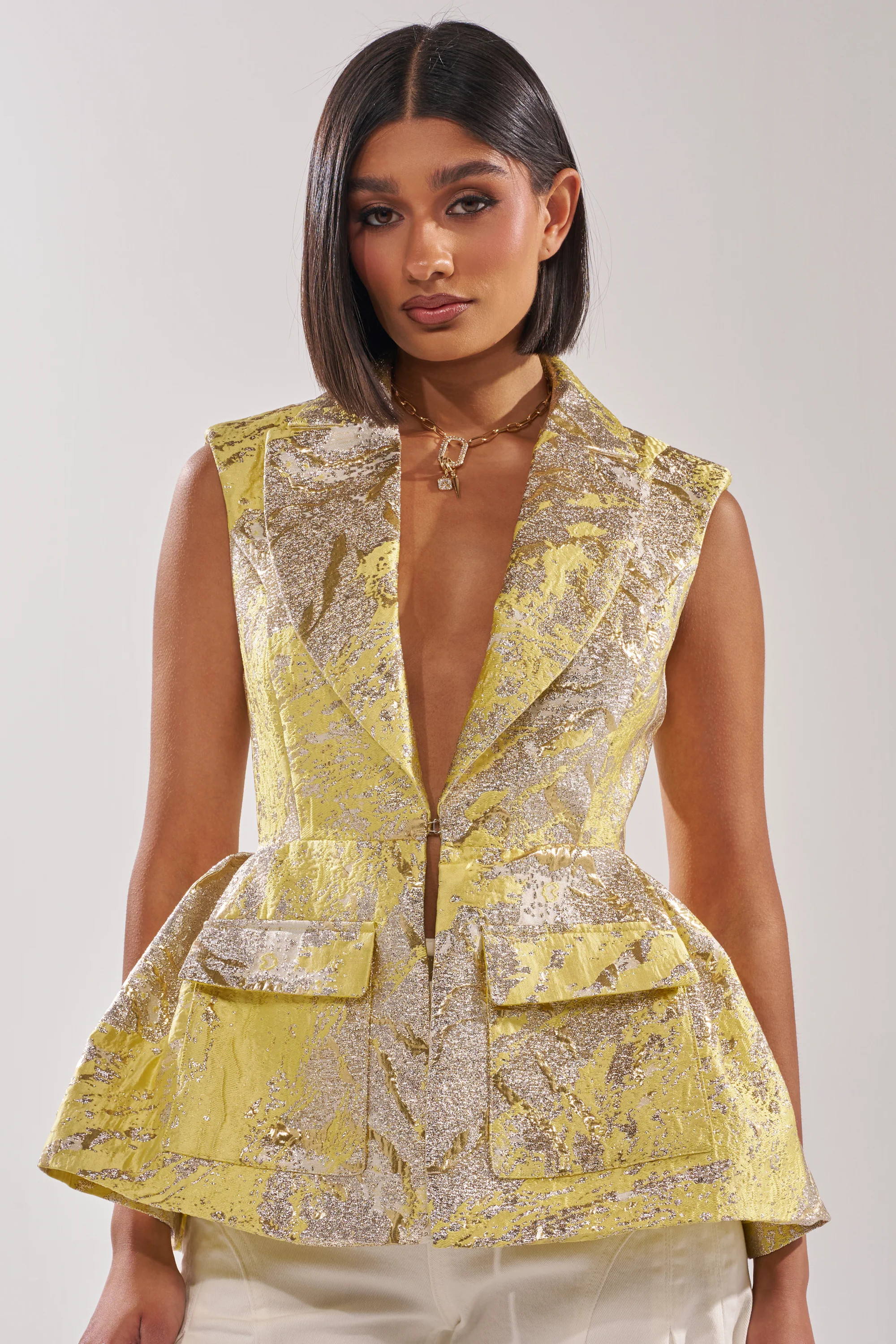 NAOMI BLAZER VEST IN BROCADE | AKIRA