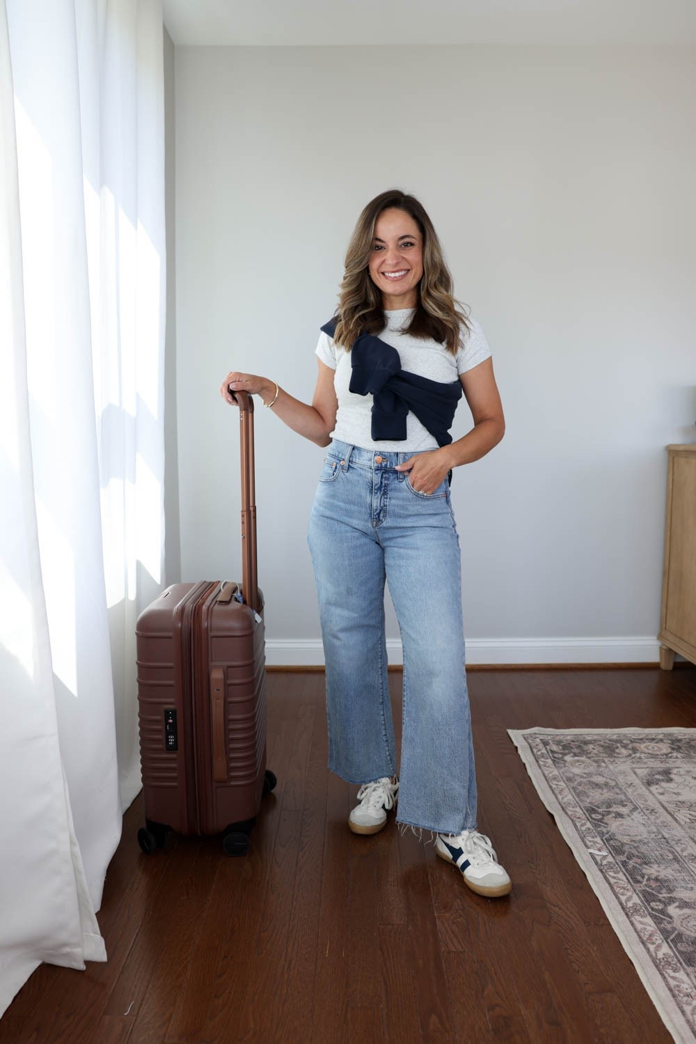 Summer travel outfit ideas! 

Jeans (J.Crew Factory): 24 - 26.5” inseam in standard sizing in spring storm wash
T-shirt (Madewell): xxs 
Sweatshirt (similar linked) 
Sneakers (Gola): true to size

#LTKPetite #LTKTravel