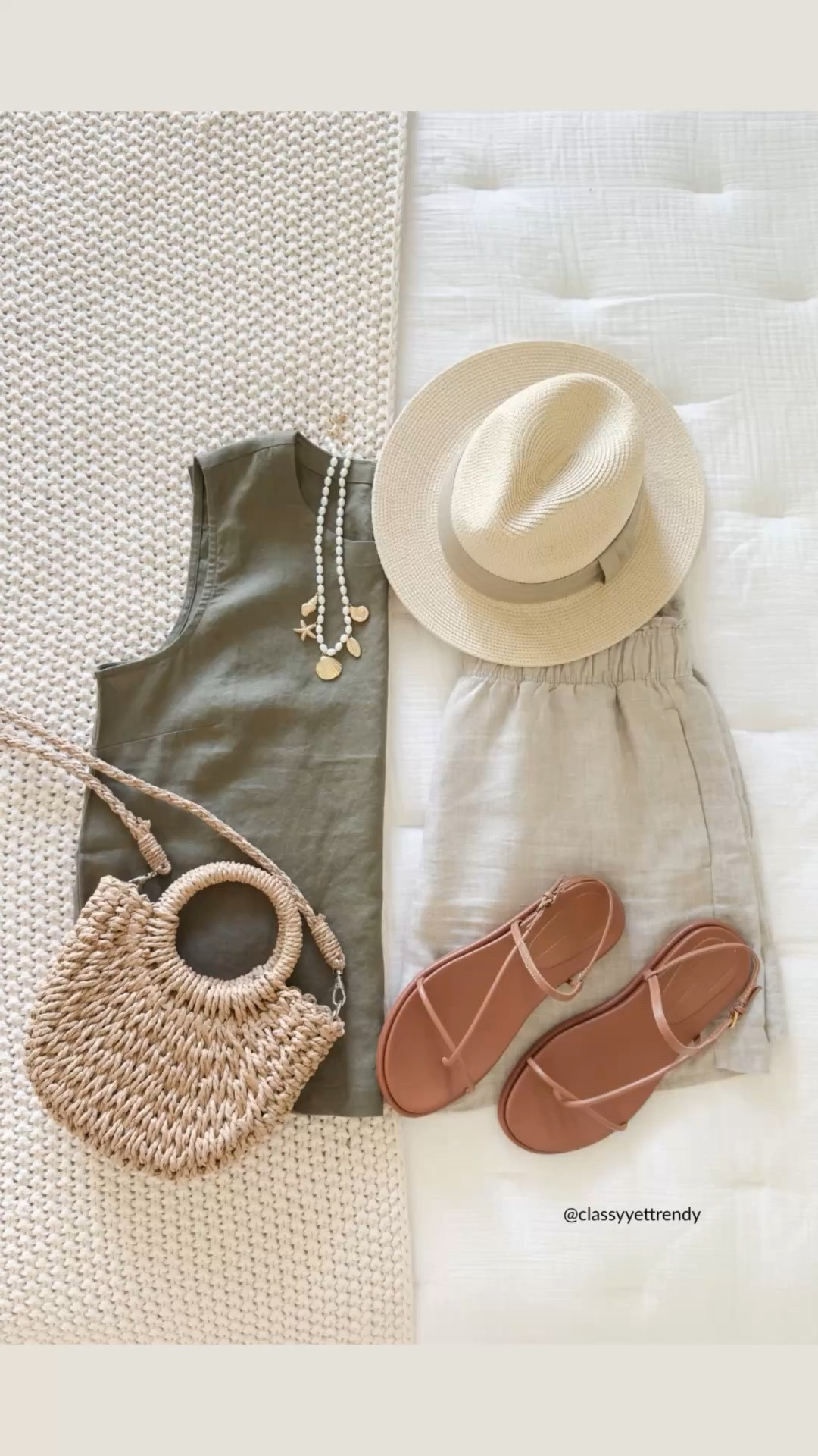 A week of hot climate summer outfits ☀️ Just received these @dolcevita sandals (#sponsored) and love them!  I’m planning my own summer capsule wardrobe and put together a few outfits ✔️ 

#stylingtips #momoutfit #linenoutfit #summeroutfit #summerstyle