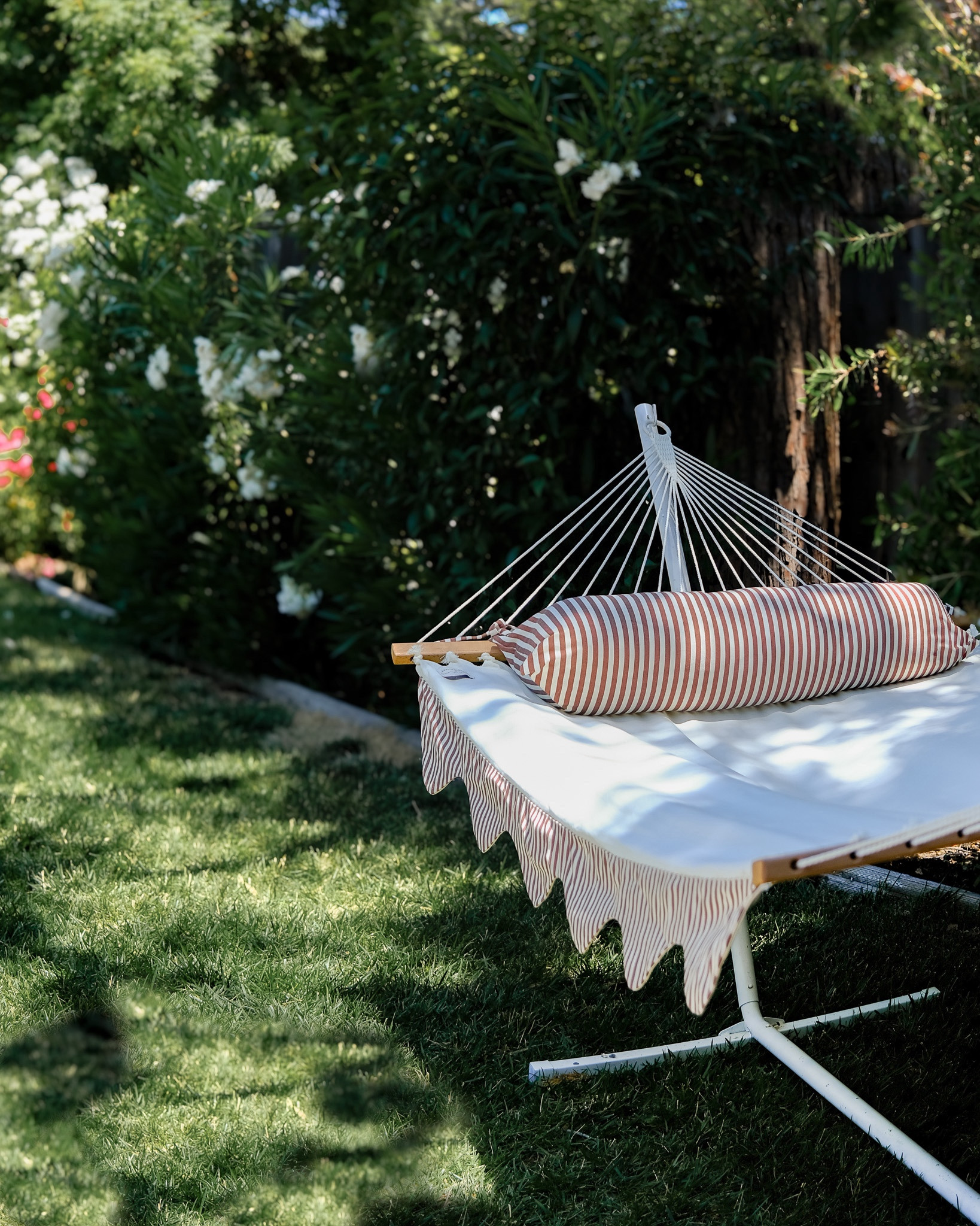 That 5pm, Friday kind of feeling ~ just missing a glass of savvy B ☀️


If you’re in the market this hammock is currently 30% off! 

#luluandgeorgia #scallop 

#LTKSummerSales #LTKHome