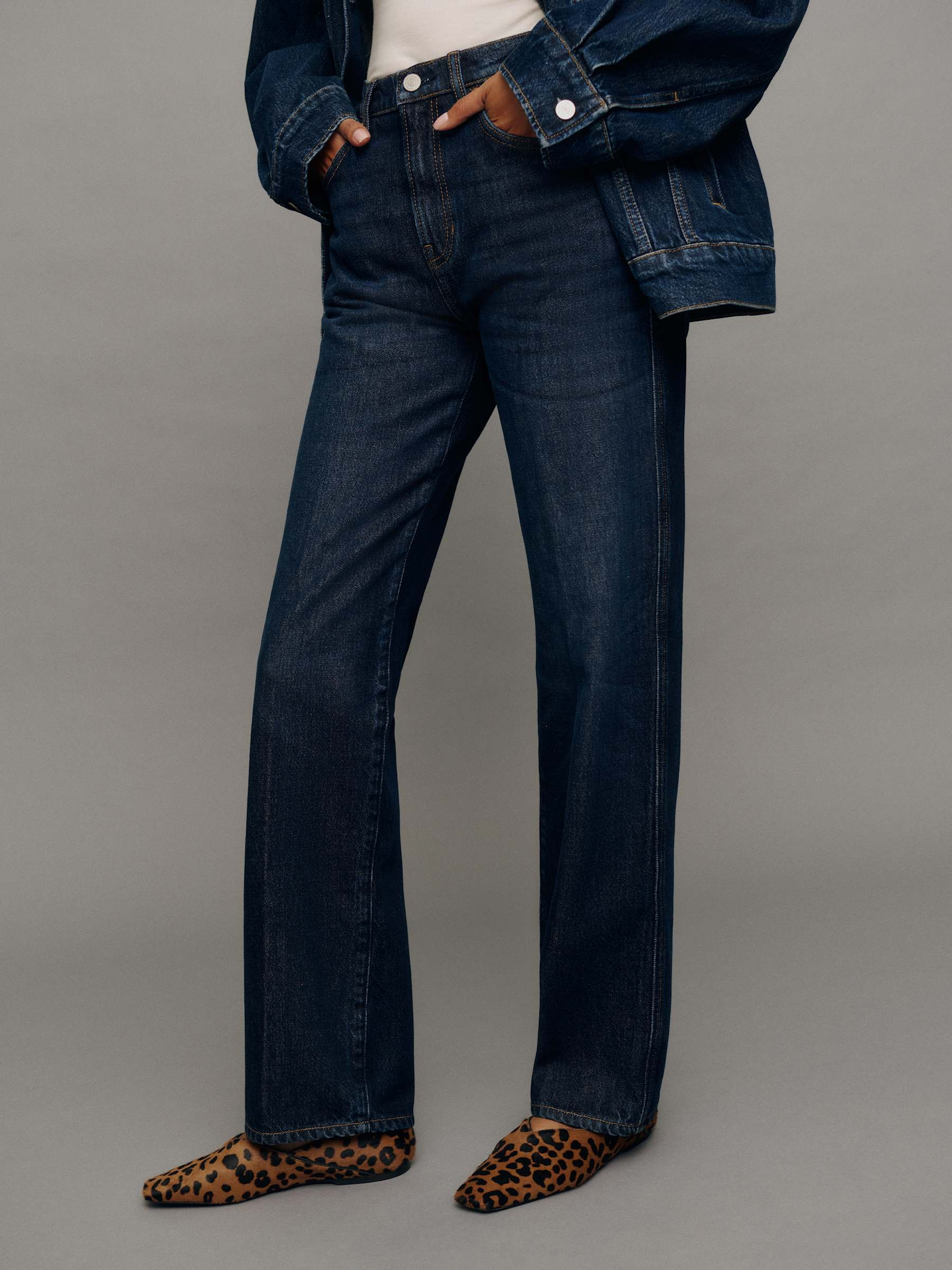 Val 90s Mid Rise Straight Jeans | Reformation (Global)