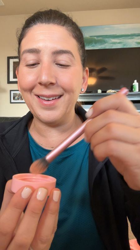 Putting the one size ultra pink, setting powder to the test!

#LTKVideo #LTKbeauty