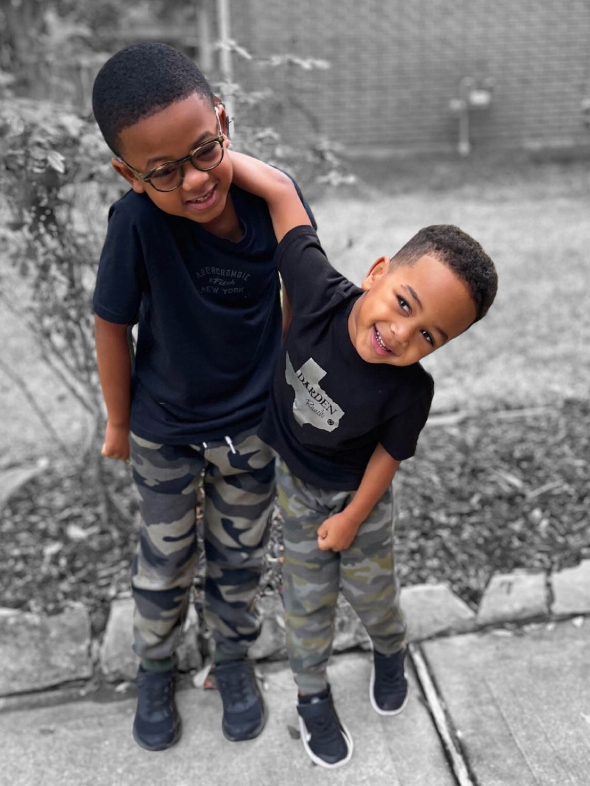3 years apart but still twins 🖤 #boymom #abercrombiekids #catandjack #nike #warbyparker #kidsfashion #styledbymom #kids #boyfashion #stylishkids

#LTKfamily #LTKunder100 #LTKkids