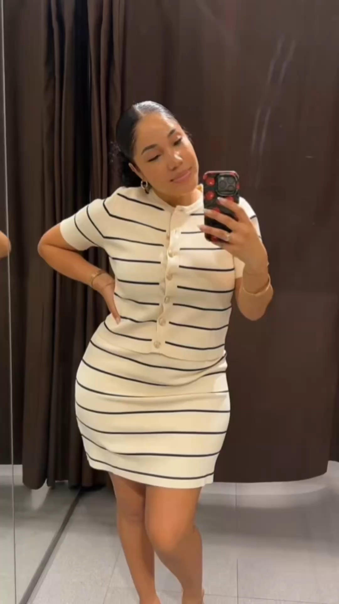 This ZARA matching skirt set is one of those outfits that just does everything for you 🤍

The fit is SO flattering, the material hugs in all the right places, and it gives that clean, classy, effortless look without even trying. I immediately thought Easter outfit, spring brunch, or even a cute day date look.

✨ Flattering fitted knit skirt + top coord set
✨ Easy to dress up or down
✨ Perfect spring outfit / Easter outfit idea
✨ Neutral, timeless, and chic

This is from ZARA’s new spring collection and I already know it’s about to be on repeat.

#ZaraHaul #ZaraSpring #SpringOutfits #EasterOutfit #MatchingSet #CoordSet #ClassyStyle #NeutralOutfits #BrunchOutfit #LTKStyle #ZaraFinds

#LTKSeasonal #LTKootd #LTKgrwm