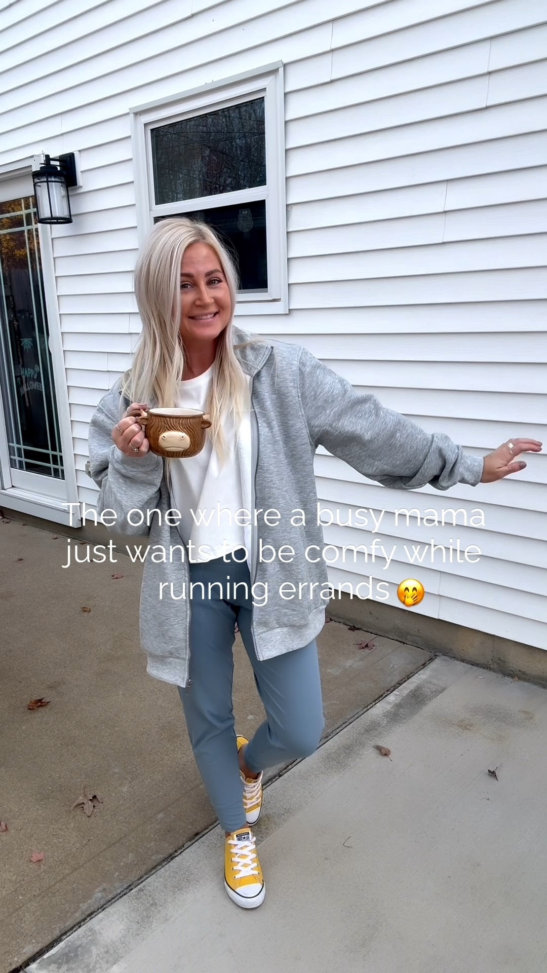 This over sized zip up is life changing 👏🏻 paired with cozy cute joggers, the perfect busy mom fit! 

#LTKStyleTip #LTKmomlife #LTKootd