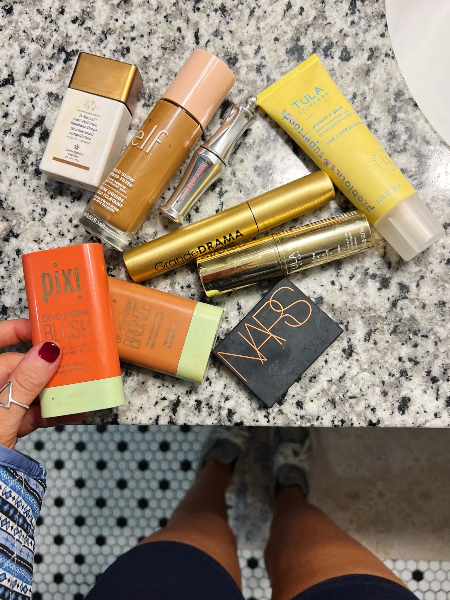 my fav beauty products for a summer glow all year ‘round !!! ☀️

#LTKbeauty #LTKSeasonal #LTKGiftGuide