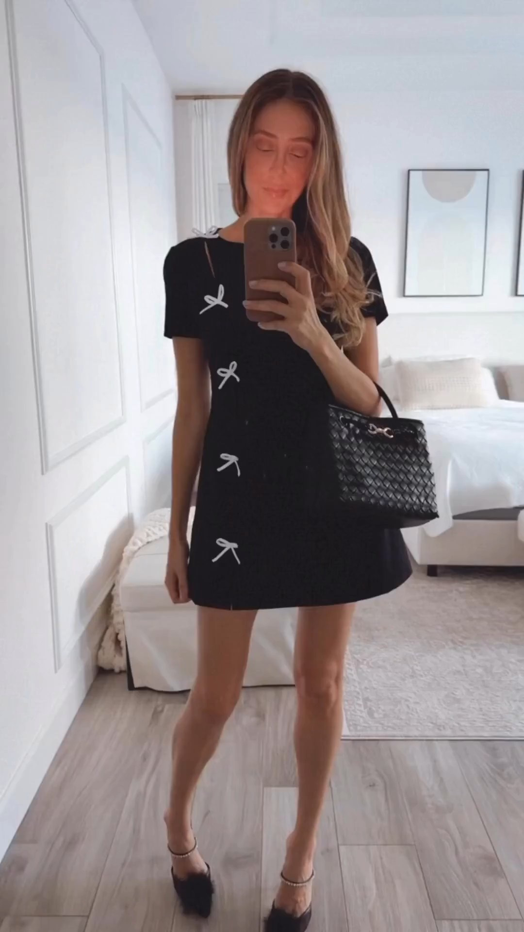 Beautiful work bowl dress for the holidays! Fits true to size and im wearing size smalll



#LTKStyleTip #LTKHoliday #LTKU